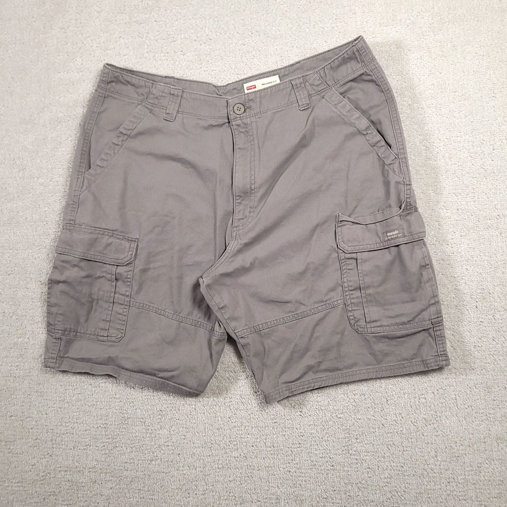 Wrangler Wrangler Cargo Shorts Mens 38x10 Gray Utility Outdoors Stretch Size US 38 / EU 54 - 2 Thumbnail