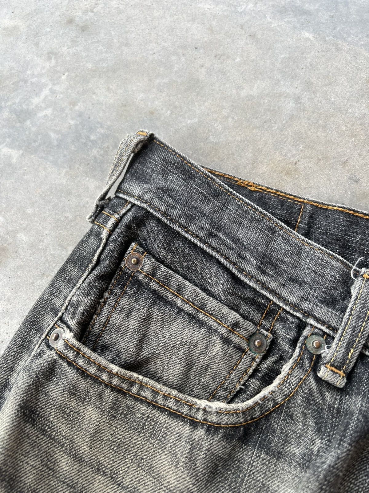 Levi's VINTAGE LEVIS 502 DISTRESS JEAN Size US 32 / EU 48 - 9 Thumbnail