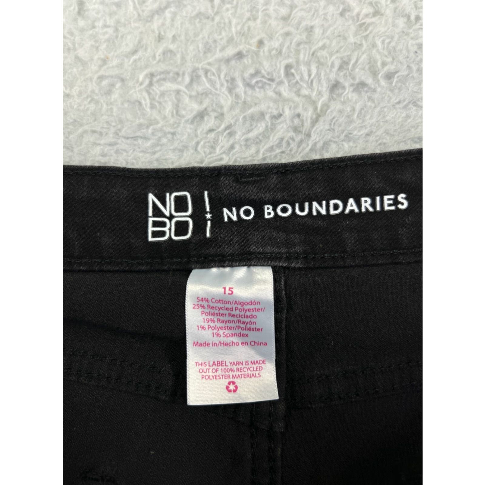 Vintage No Boundaries Jeans Women's Black Denim Skinny High Rise 15 Regular Cotton Blend 5-Pocket 29x26 Distressed Pockets Comfort Size 36" / US 14 / IT 50 - 6 Thumbnail