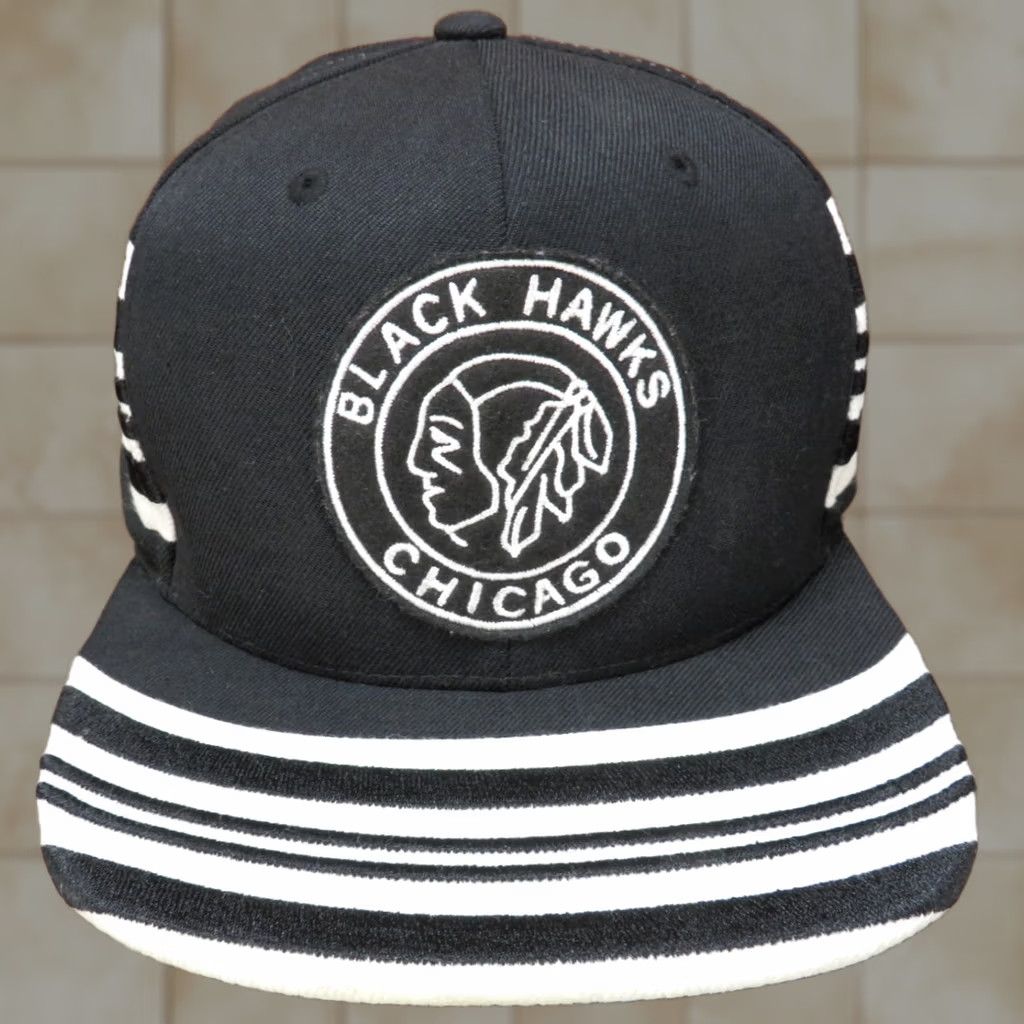 Mitchell & Ness VINTAGE Mitchell & Ness Chicago Black Hawks Snapback Hat Men One Size Black White Striped USA Trucker Hat Adjustable Summer Spring Size ONE SIZE - 1 Thumbnail