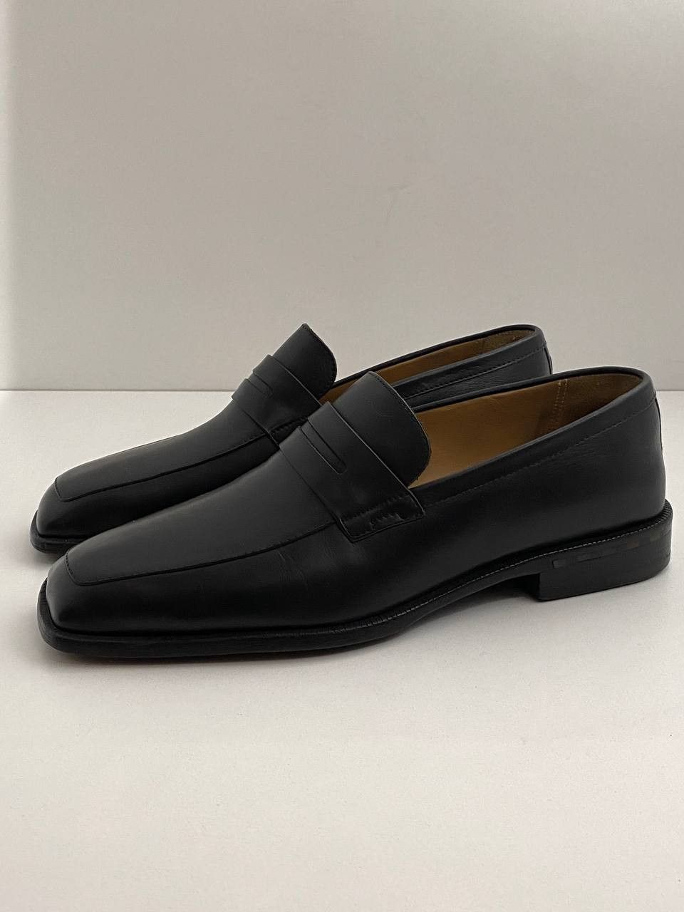 Louis Vuitton Louis Vuitton LV Black Leather Classic Loafer Dress Shoes Size US 9.5 / EU 42-43 - 2 Thumbnail