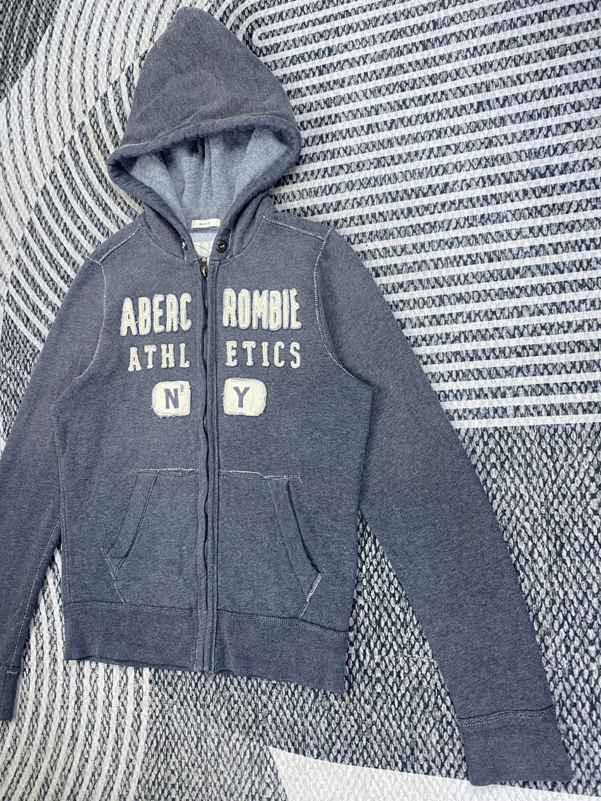 Abercrombie & Fitch Vintage Abercrombie & Fitch Embroidered Zip-Up Hoodies Size US S / EU 44-46 / 1 - 4 Thumbnail