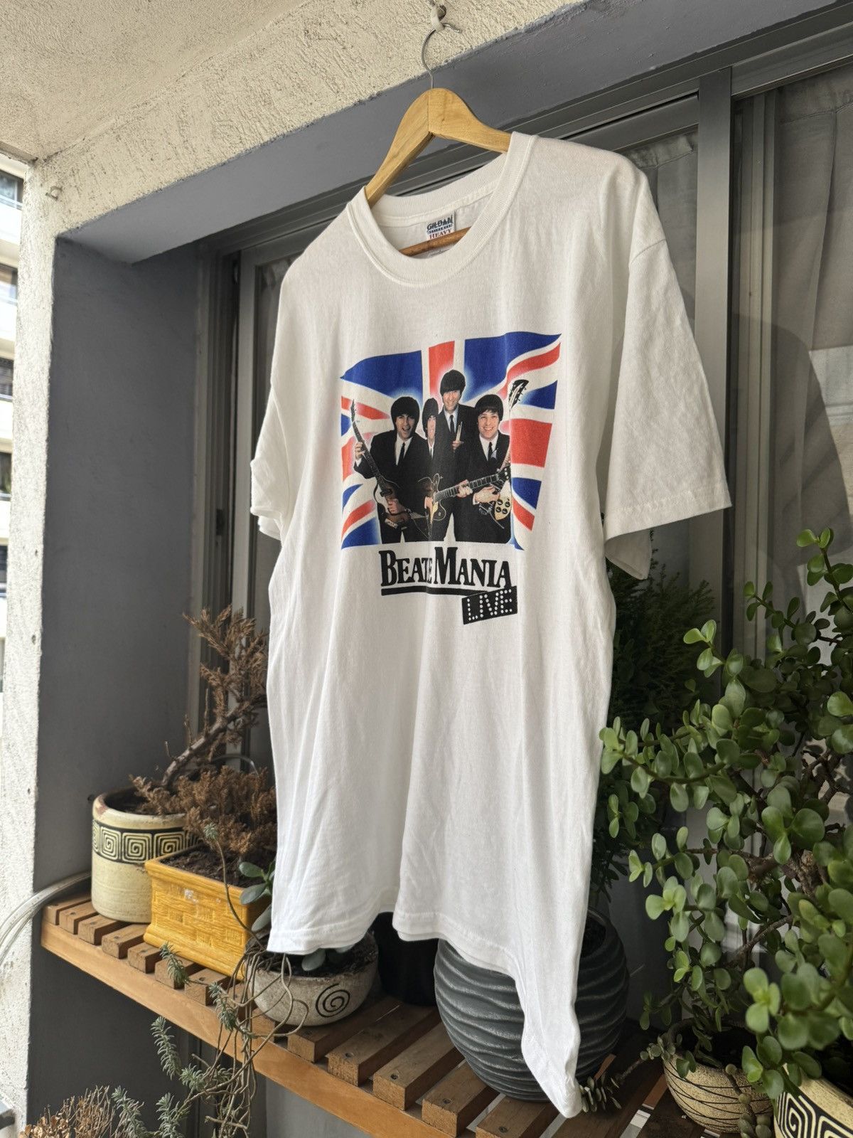 Band Tees Rare Vintage 00’s BeatleMania Live tribute Size US L / EU 52-54 / 3 - 1 Thumbnail