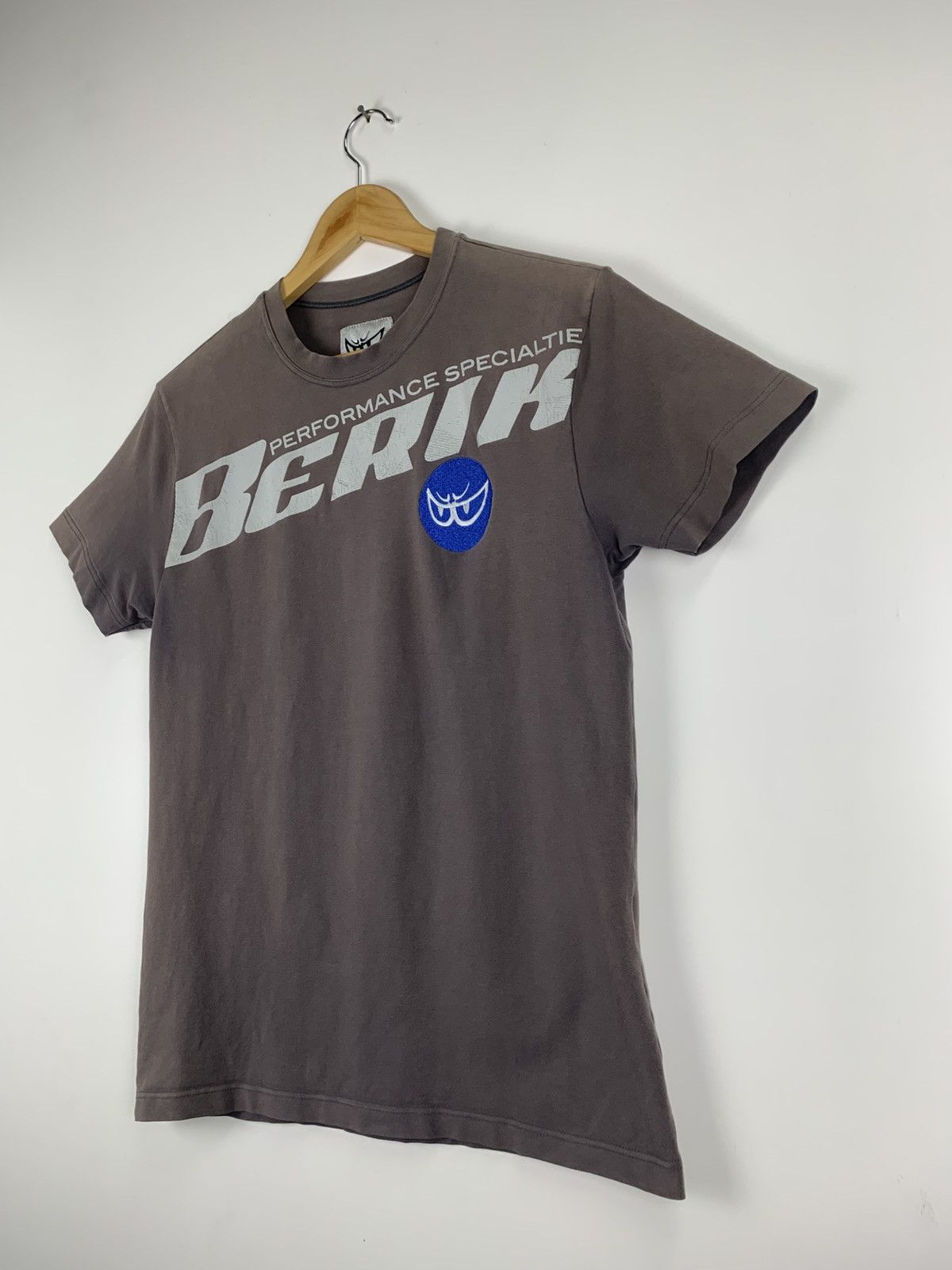 Vintage Berik brand tee Size US M / EU 48-50 / 2 - 4 Thumbnail