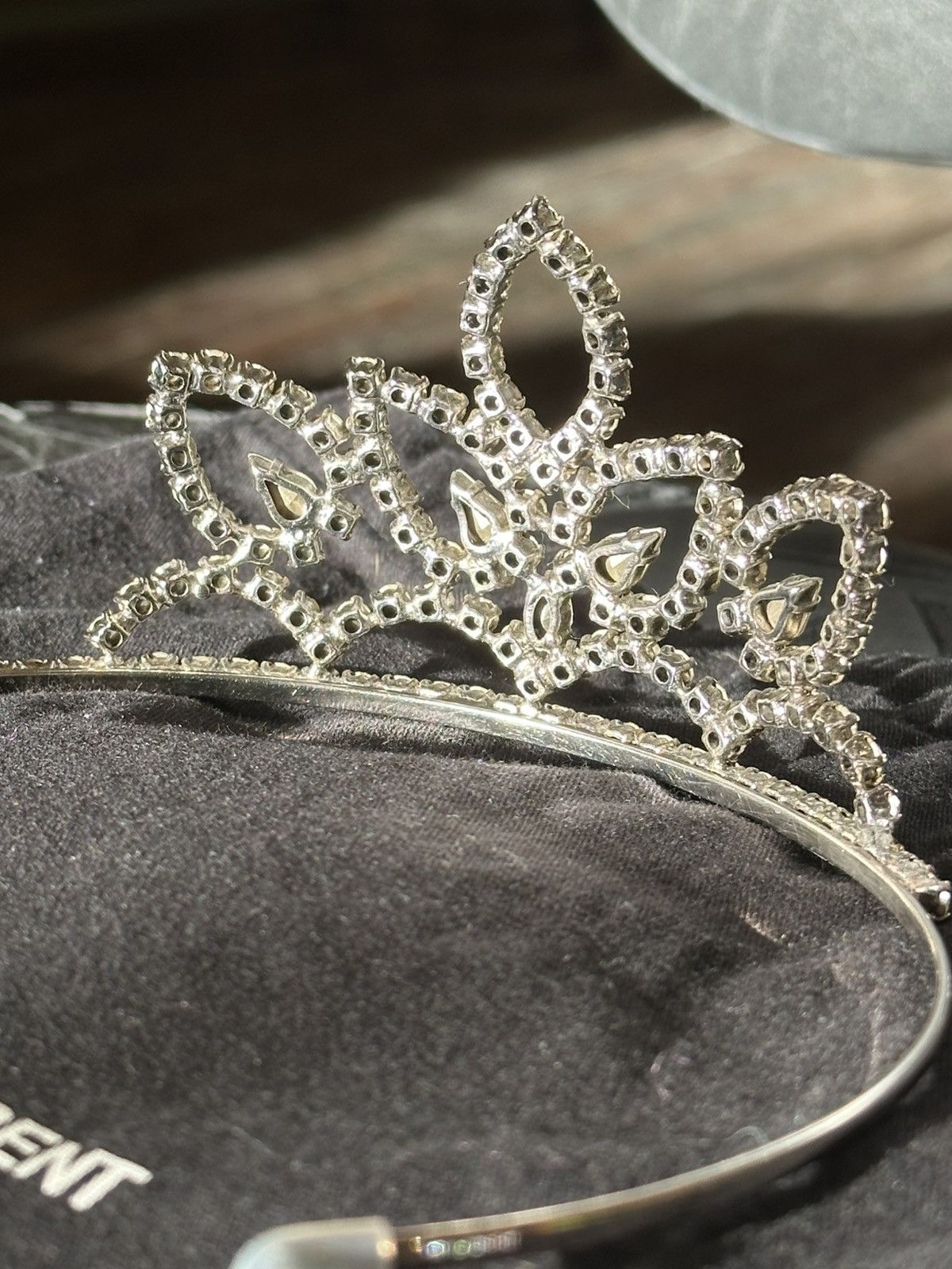 Hedi Slimane × Saint Laurent Paris SAINT LAURANT PARIS 1-5 RUNWAY TIARA HEDI SLIMANE Size ONE SIZE - 4 Thumbnail