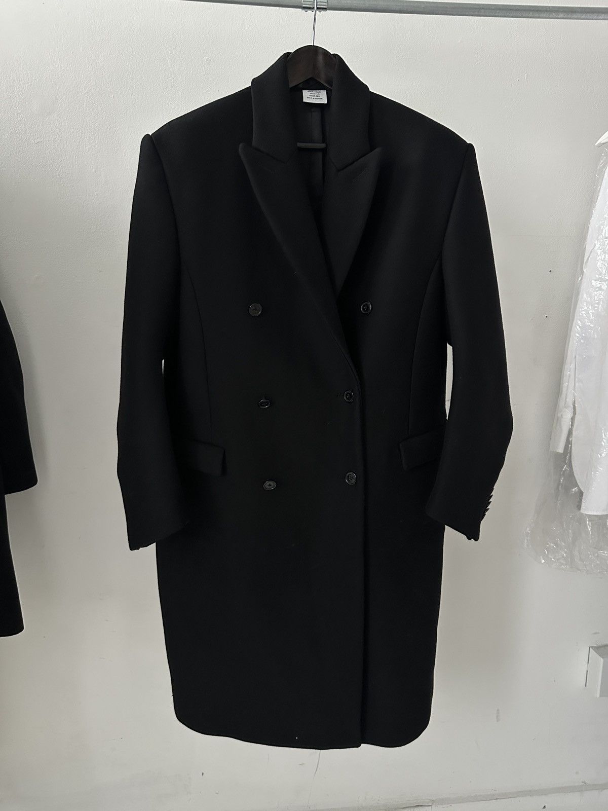 Vetements Vetements 2017 Transforming Oversized Steroid Coat, Medium Size US L / EU 52-54 / 3 - 1 Thumbnail