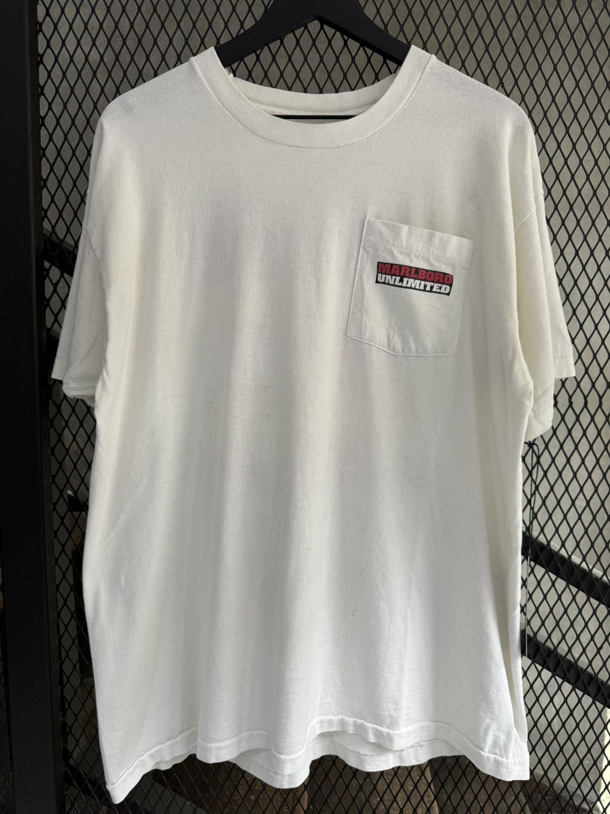Marlboro Vintage 1996 Marlboro Pipestone Pass Pocket Tee Size US XL / EU 56 / 4 - 1 Thumbnail