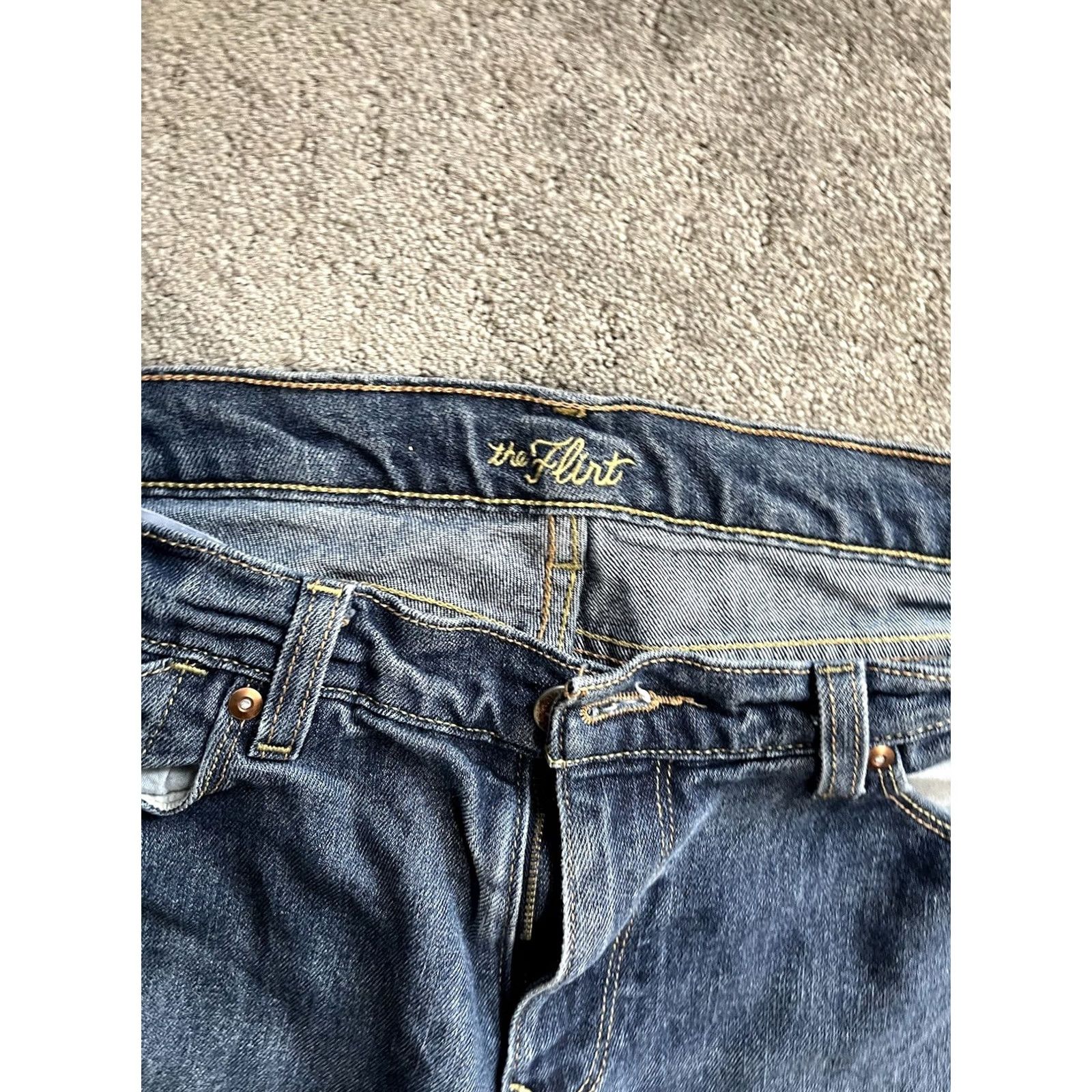 Old Navy Old Navy The Flirt Jeans Womens 12 Short Straight Cuff Pockets Blue Size 34" / US 12 / IT 48 - 5 Thumbnail
