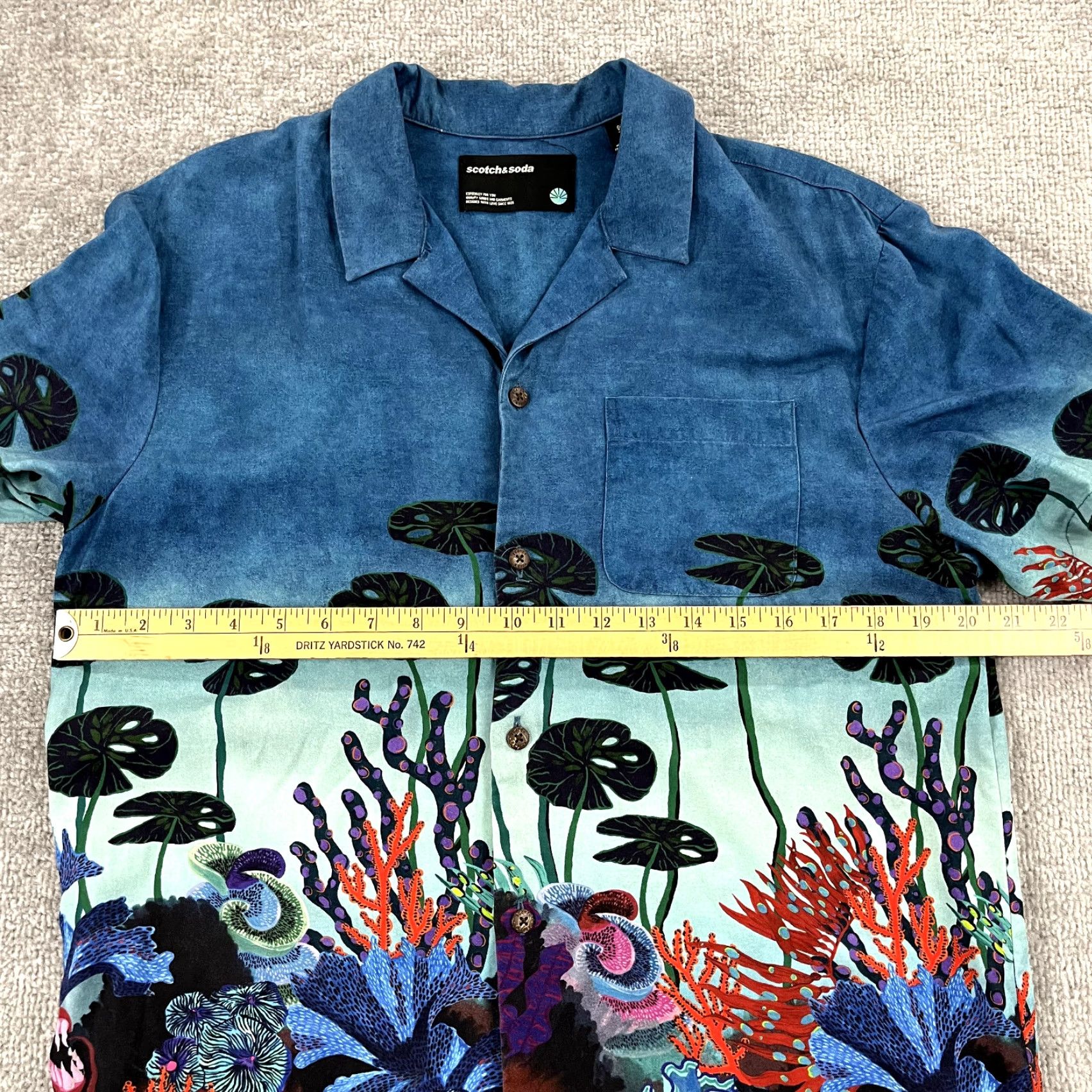 Scotch & Soda SCOTCH & SODA Shirt Men Small Blue Animal Fish Global Pursuit Hawaiian Button Up Shirt Mens Small Blue Animal Fish Global Pursuit Hawaiian Button Up Size US S / EU 44-46 / 1 - 5 Thumbnail