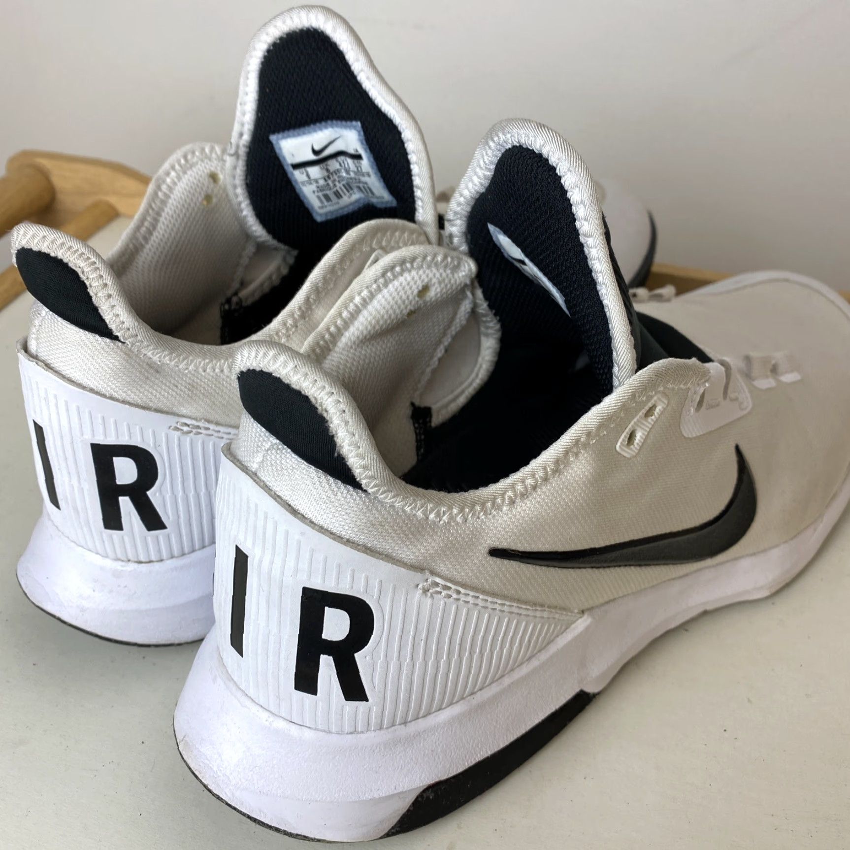 Nike Nike Air Max Wildcard HC Mens Sneaker AO7351-100 White/Black-WHITE 9 S1 Size US 8 / EU 41 - 3 Thumbnail