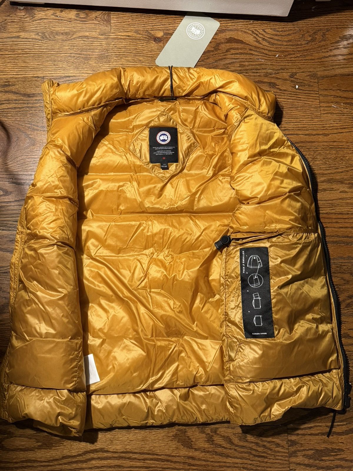 Canada Goose Brand New Canada Goose Crofton Gold Vest Size Large Size US L / EU 52-54 / 3 - 3 Thumbnail