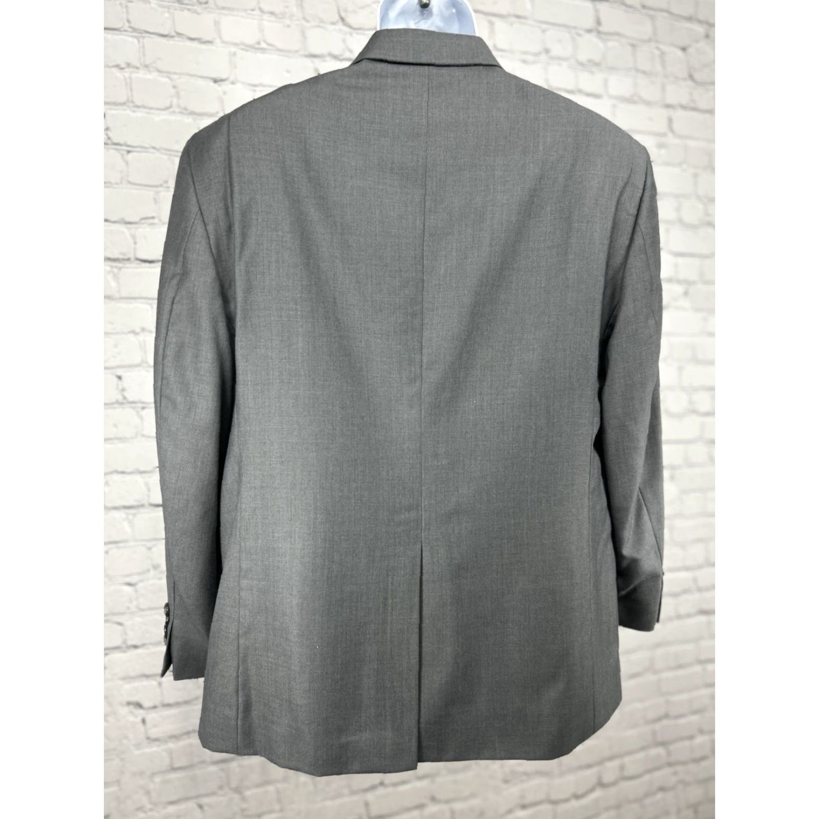 Jos. A. Bank Jos A Bank Signature Collection Gray Blazer 2 Button Wool Silk Blend Size 44S Size 44R - 2 Thumbnail