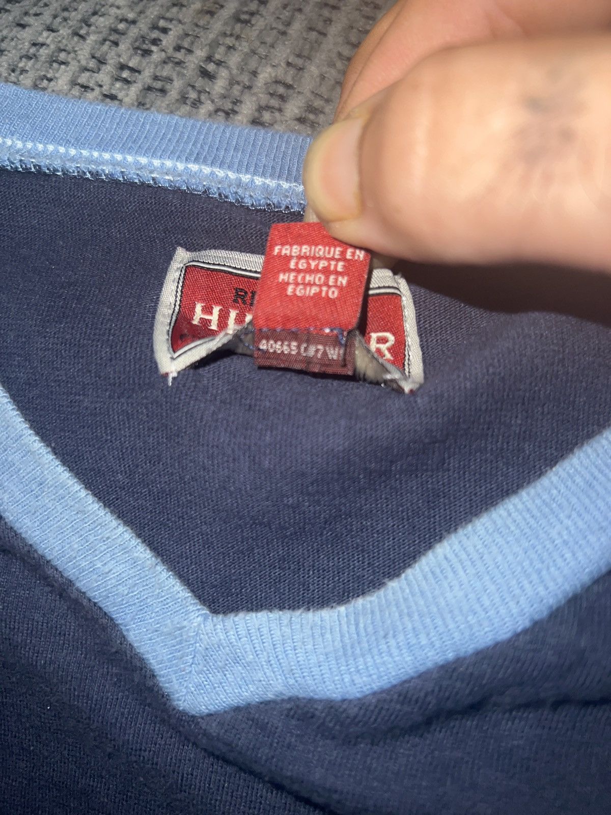 Tommy Hilfiger Hilfiger Denim Red Label Logo V-Neck Tee Size US XXL / EU 58 / 5 - 7 Thumbnail