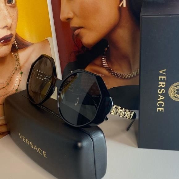 Versace NEW VERSACE VE4395 GB1/87 SUNGLASSES VE 4395","description Size ONE SIZE - 11 Thumbnail