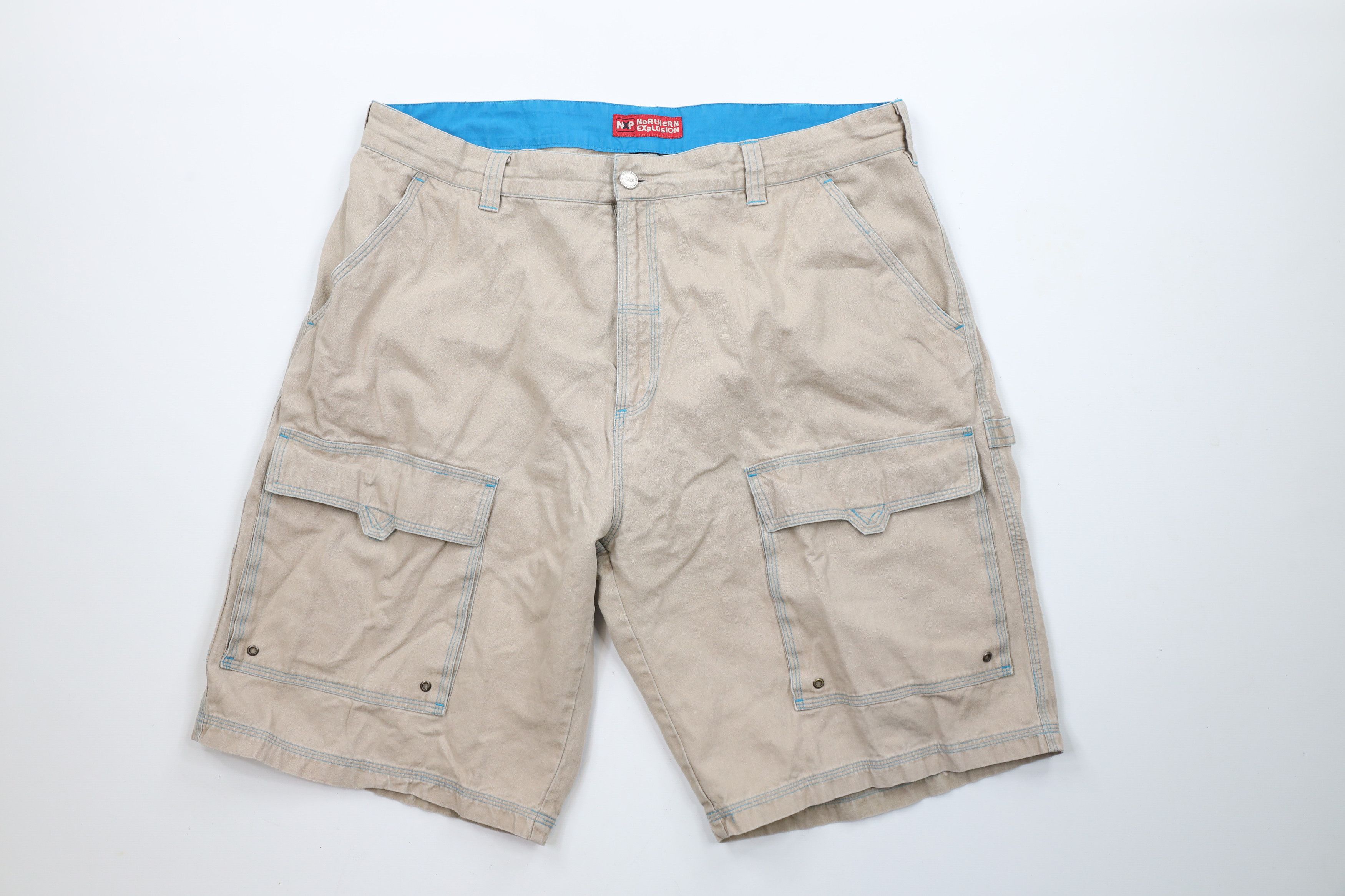 Vintage Vintage 90s Streetwear Fit Big Pocket Cargo Shorts Beige Size US 36 / EU 52 - 1 Thumbnail