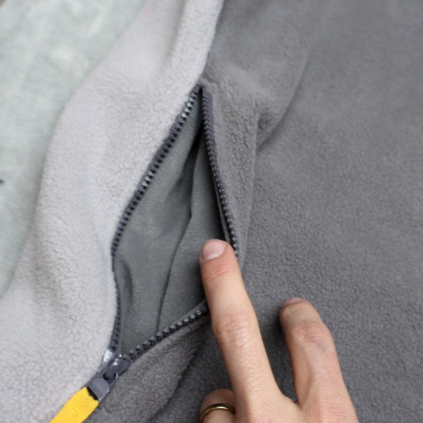 Helly Hansen Helly Hansen Vest Mens XL Grey Sherpa Fleece Full Zip Layering Outdoor Hiking Size US XL / EU 56 / 4 - 2 Thumbnail