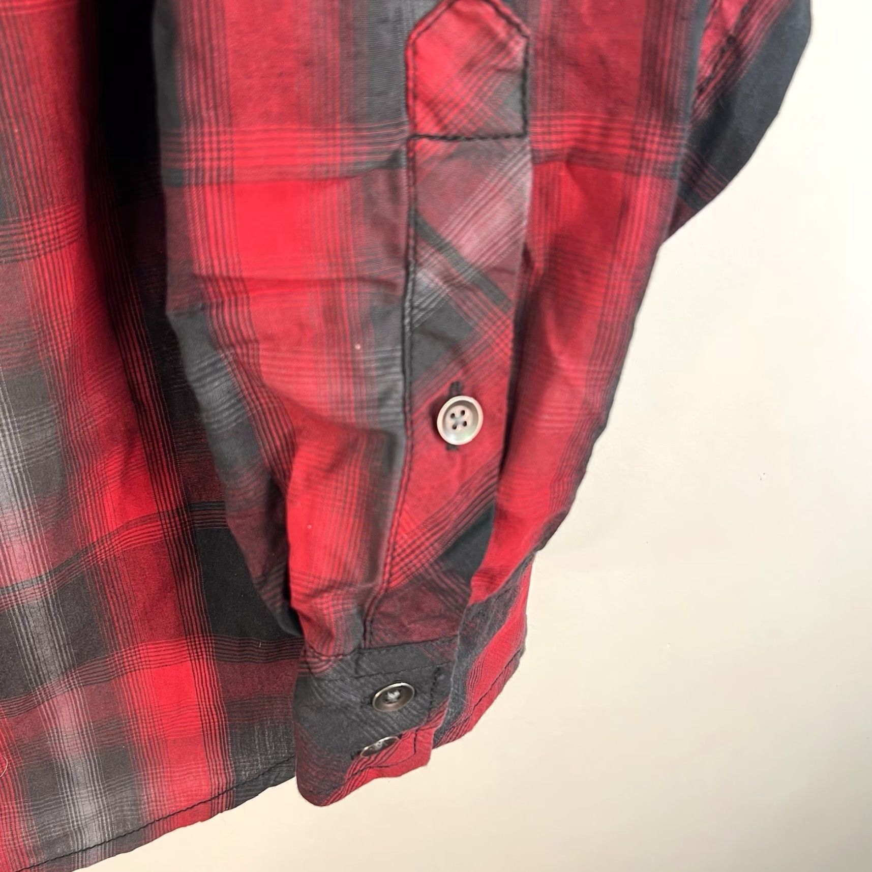 Vintage Rock & Republic Plaid Button-Up Shirt Men’s L Red/Black Long Sleeve Shirt Mens Size US L / EU 52-54 / 3 - 3 Thumbnail