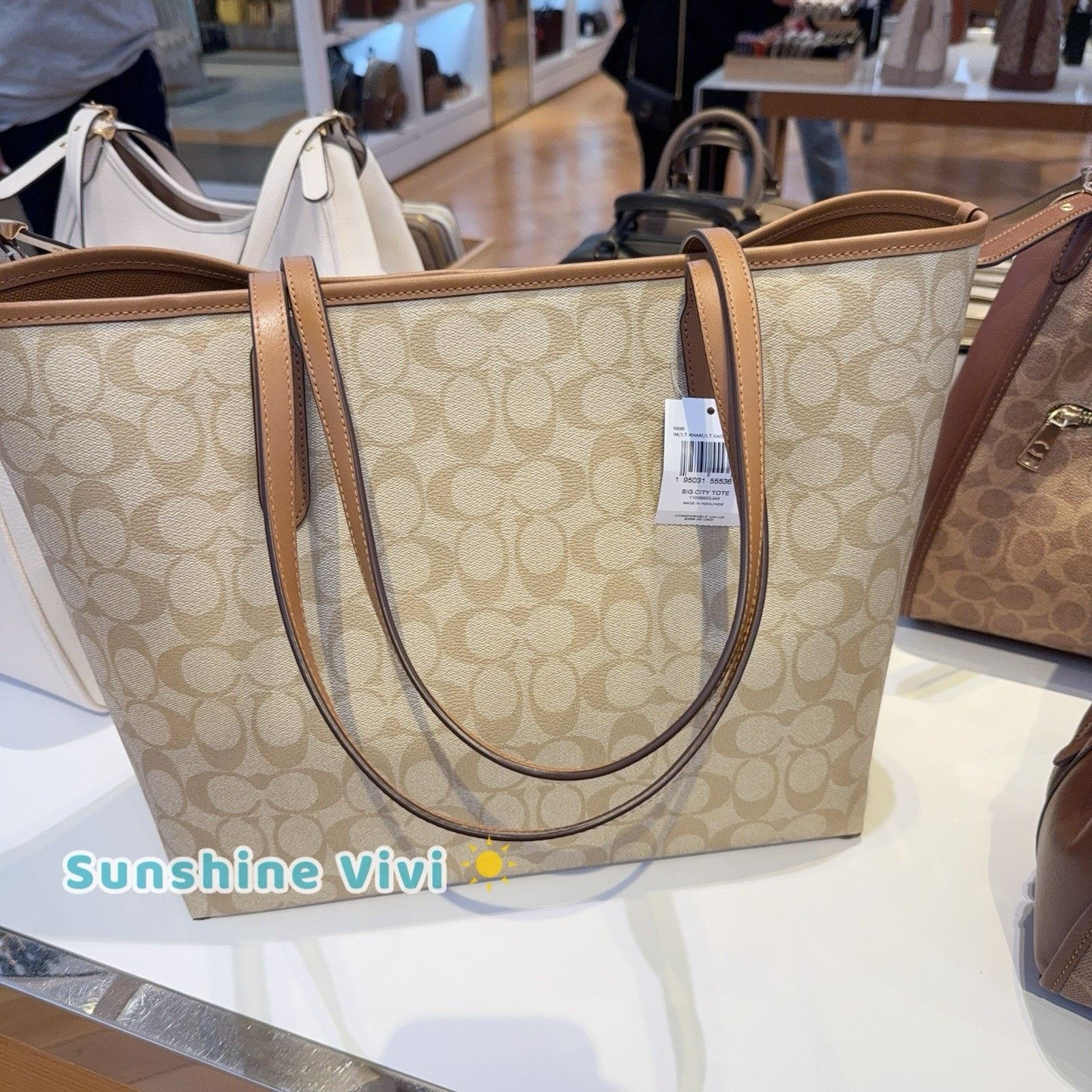 Coach NWT COACH CITY TOTE Light Khaki Saddle Leather 5696 Size ONE SIZE - 3 Thumbnail