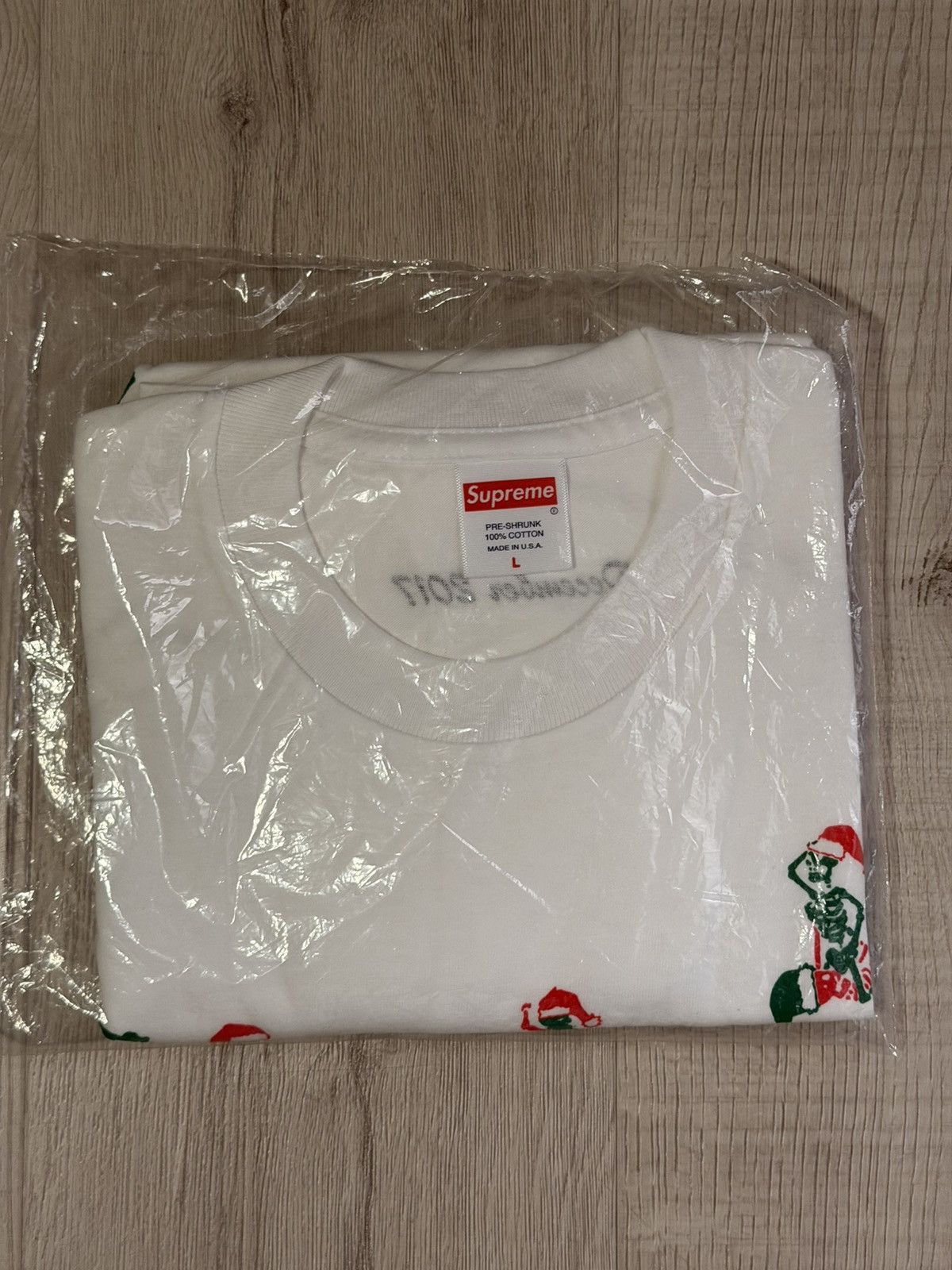 Supreme Christmas Tee 2017 (L) Size US L / EU 52-54 / 3 - 2 Thumbnail