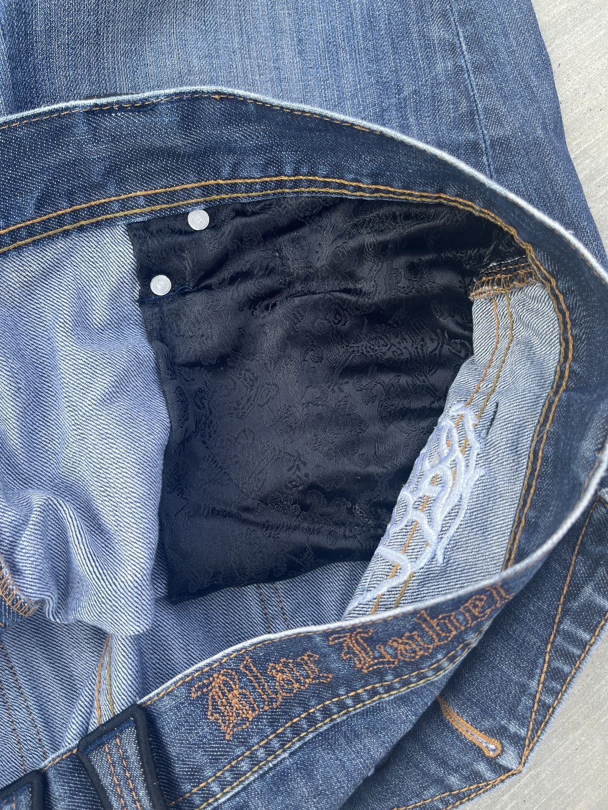 Black Label Blac Label Y2K Cropped Dark Wash Embroidered Denim Jeans Size US 44 / EU 60 - 10 Thumbnail