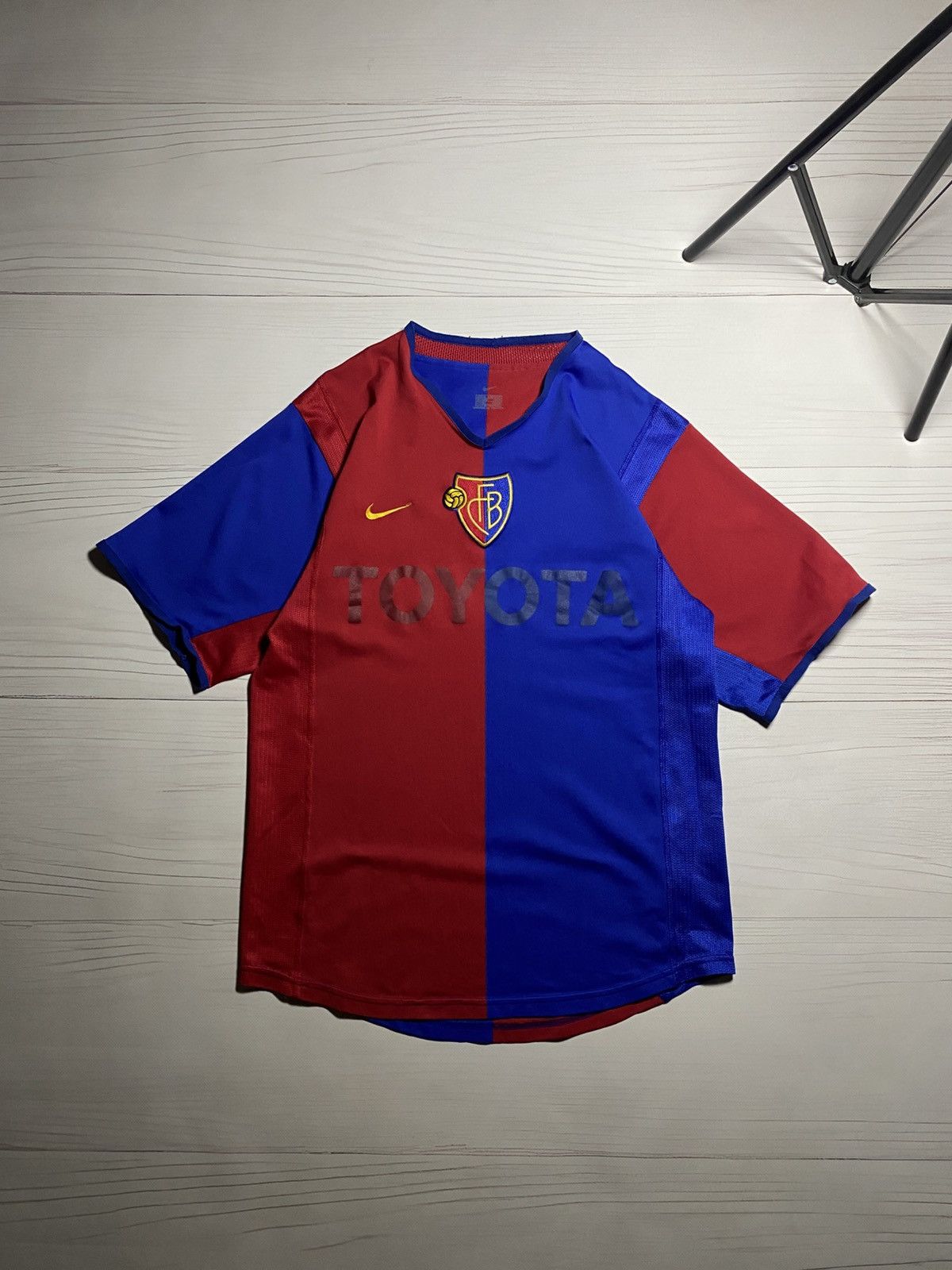 Nike Vintage NikeFC Basel 2002/04 home soccer jersey Switzerland Size US S / EU 44-46 / 1 - 1 Thumbnail