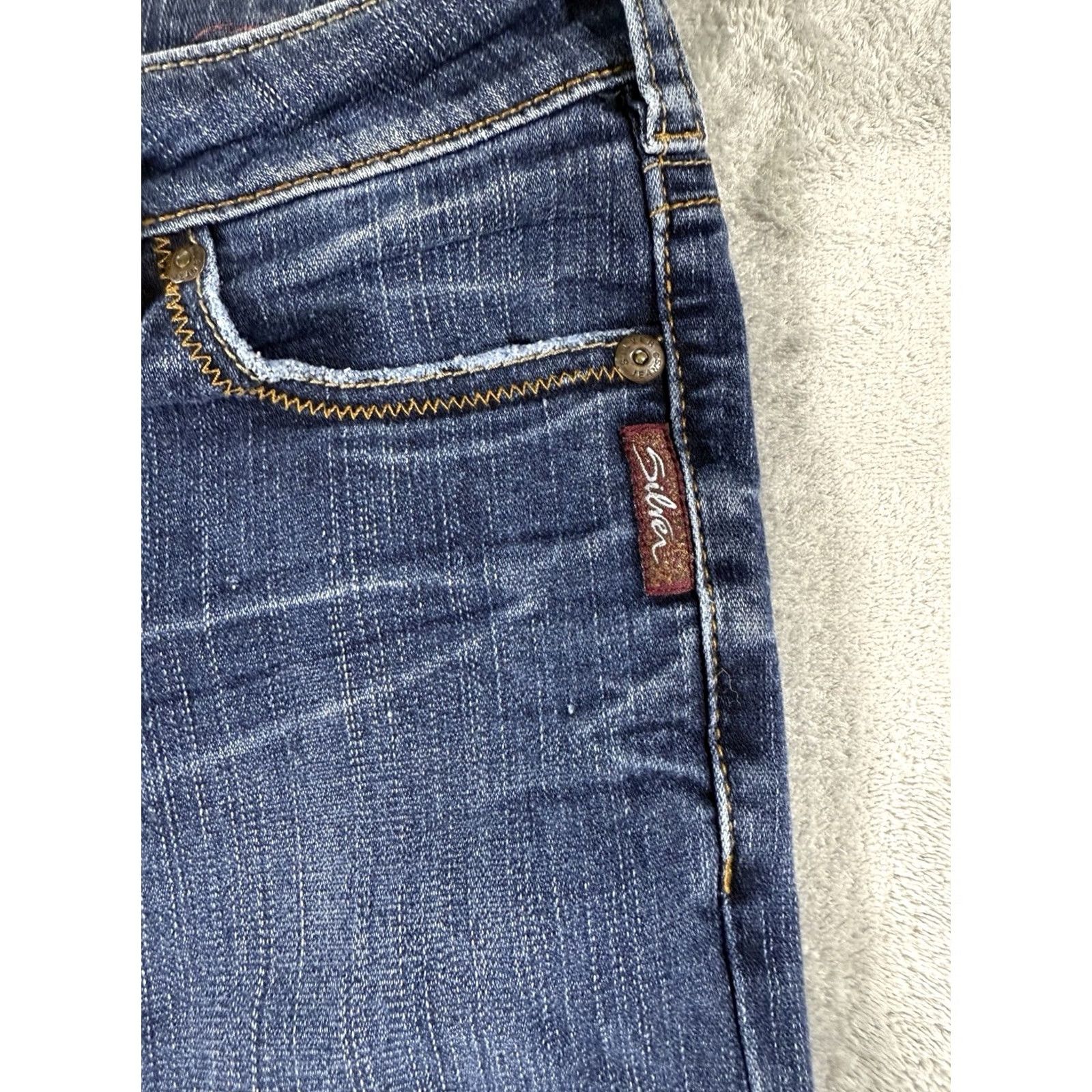 Silver Jeans Co. VINTAGE Silver Jeans Tuesday Jeans Women 27/31 Flared Denim Blue 5-Pocket Regular Fit Waist 27 Inseam 31 Size 27" / US 4 / IT 40 - 3 Thumbnail