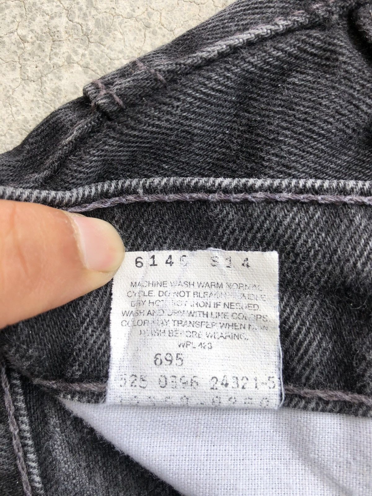 Levi's Vintage 90s Levis 550 Distressed Jeans Baggy Distressed Size US 32 / EU 48 - 20 Thumbnail