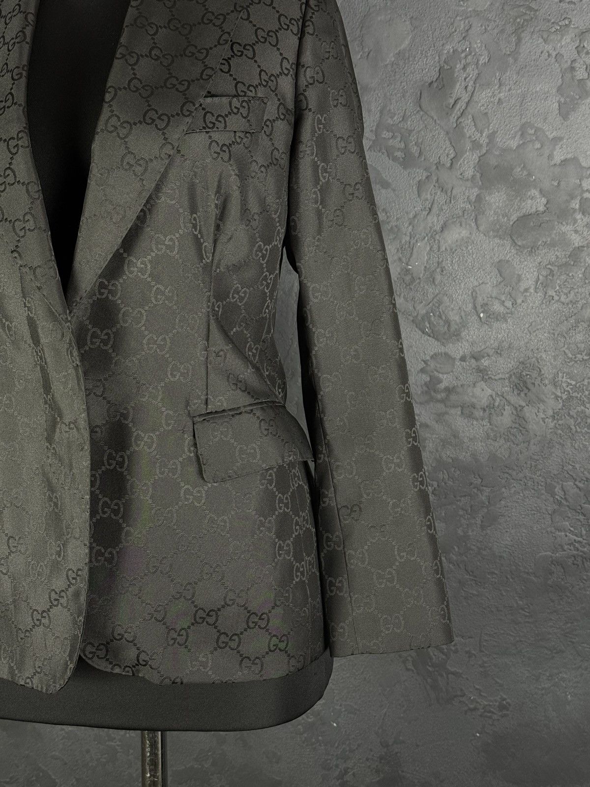 Gucci Archive Gucci xTom Ford 1998 Silk GG Monogram Blazer Vintage Size M / US 6-8 / IT 42-44 - 9 Thumbnail