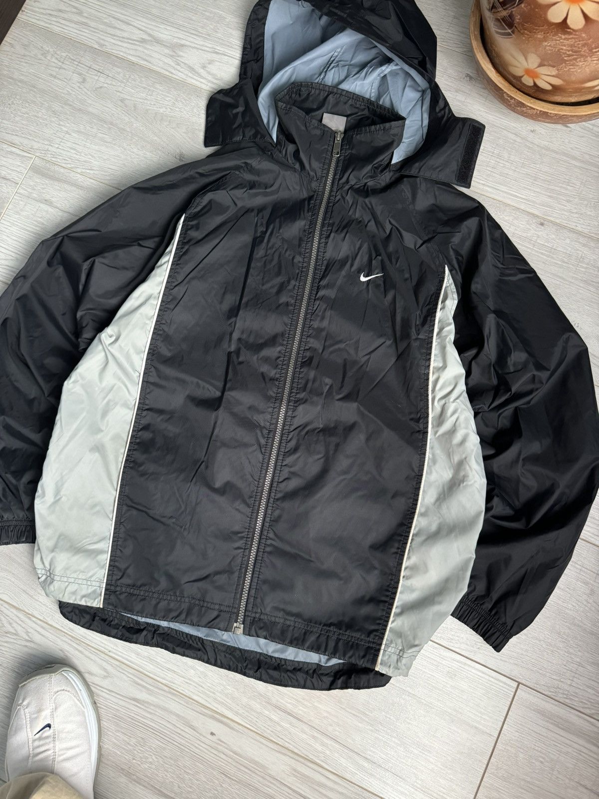 Nike × Vintage Vintage Nike Nylon Track Jacket 90’s Swoosh logo back Size US M / EU 48-50 / 2 - 2 Thumbnail