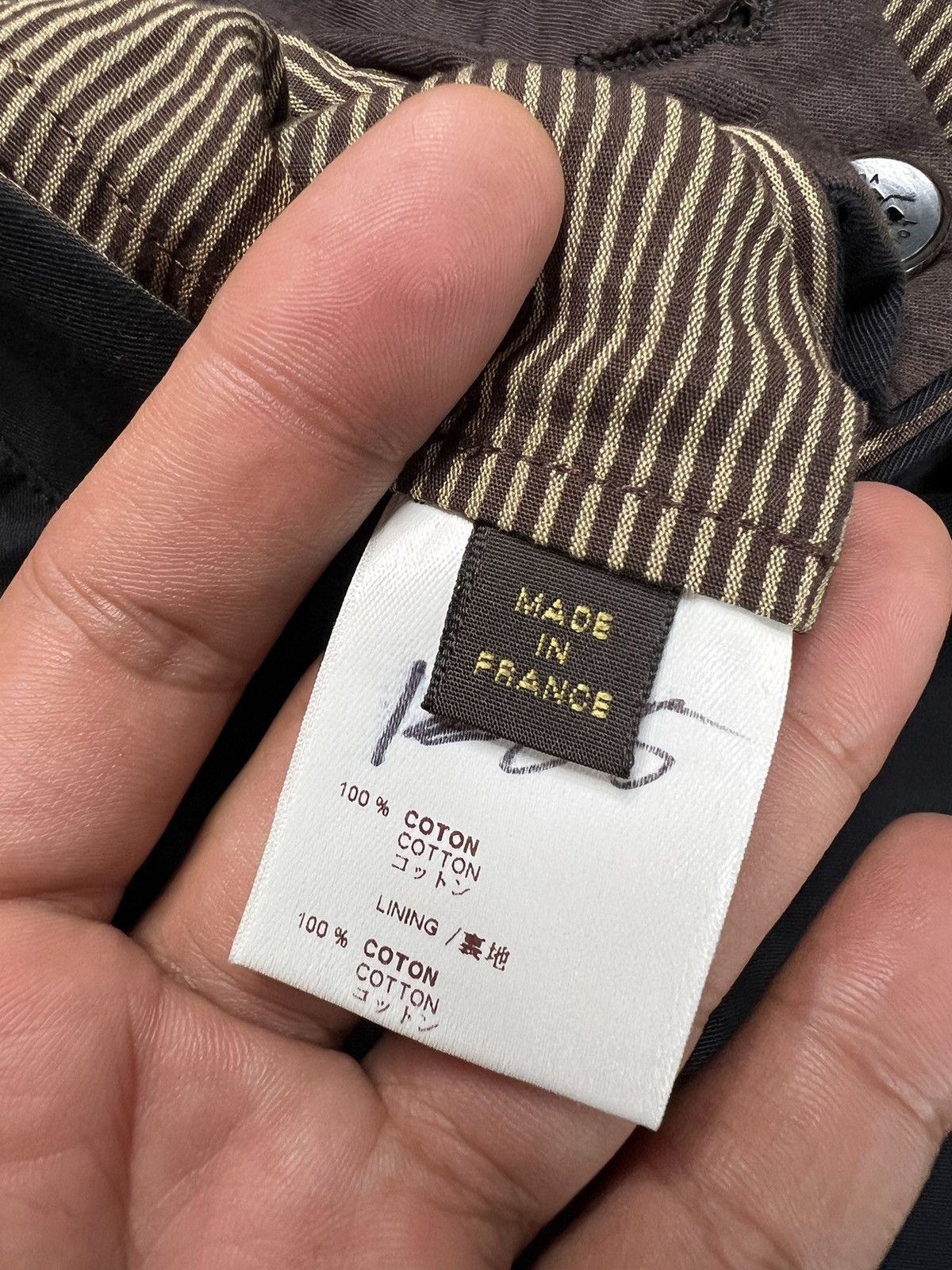 Louis Vuitton Grail Louis Vuitton Matte Black LV Logo waist buckle Trouser Size US 34 / EU 50 - 10 Thumbnail
