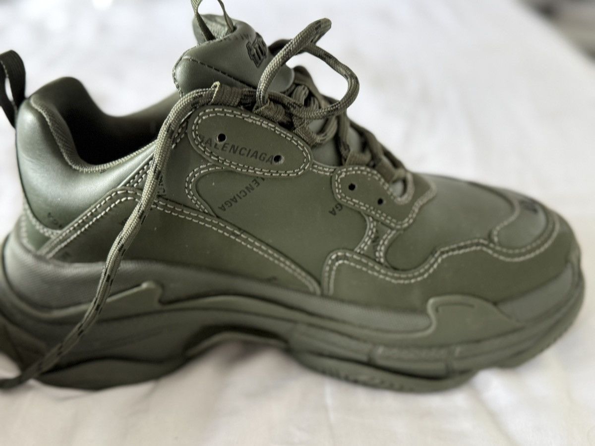 Balenciaga Balenciaga Triple S chunky sneaker size 7 men Size US 7 / EU 40 - 7 Thumbnail