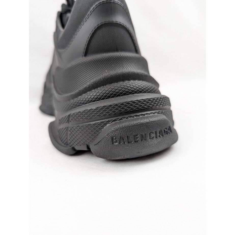 Balenciaga o1rshd1 Molded Triple S Sneakers in Black Size US 11 / EU 44 - 11 Thumbnail
