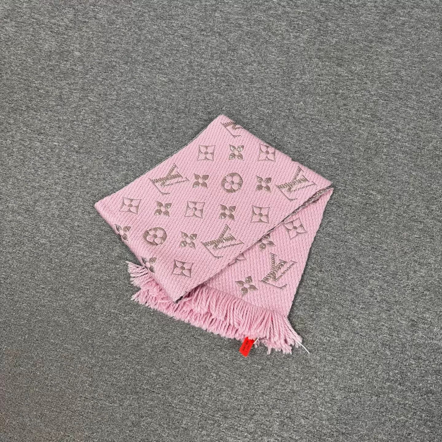 Louis Vuitton LV Pink Monogram Silver Thread Wool Scarf 99 New Size ONE SIZE - 1 Thumbnail