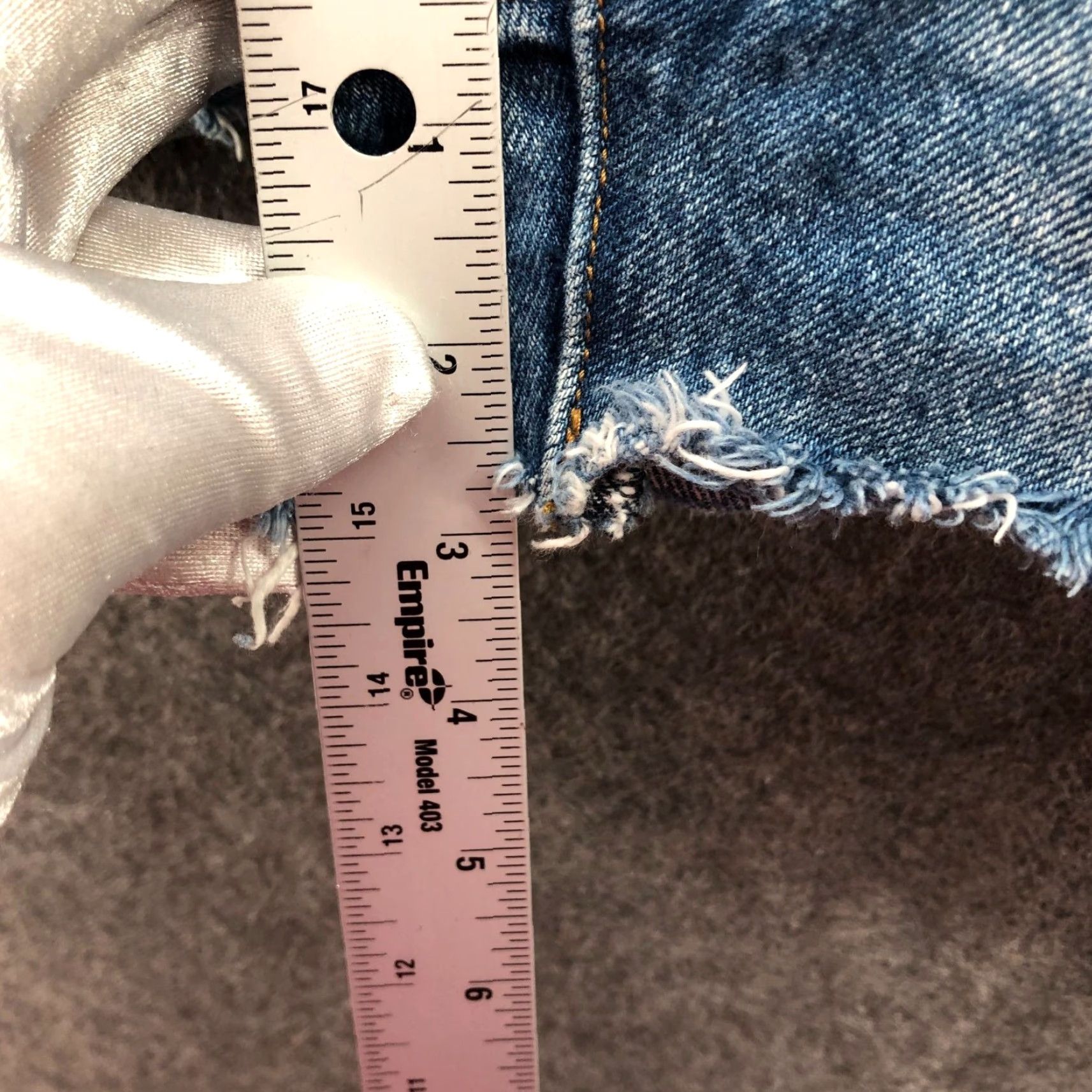 Aritzia VINTAGE Aritzia Denim Forum Ex Boyfriend Hi-Rise Denim Short Womens 27 Blue Cutoff Size 27" / US 4 / IT 40 - 7 Thumbnail