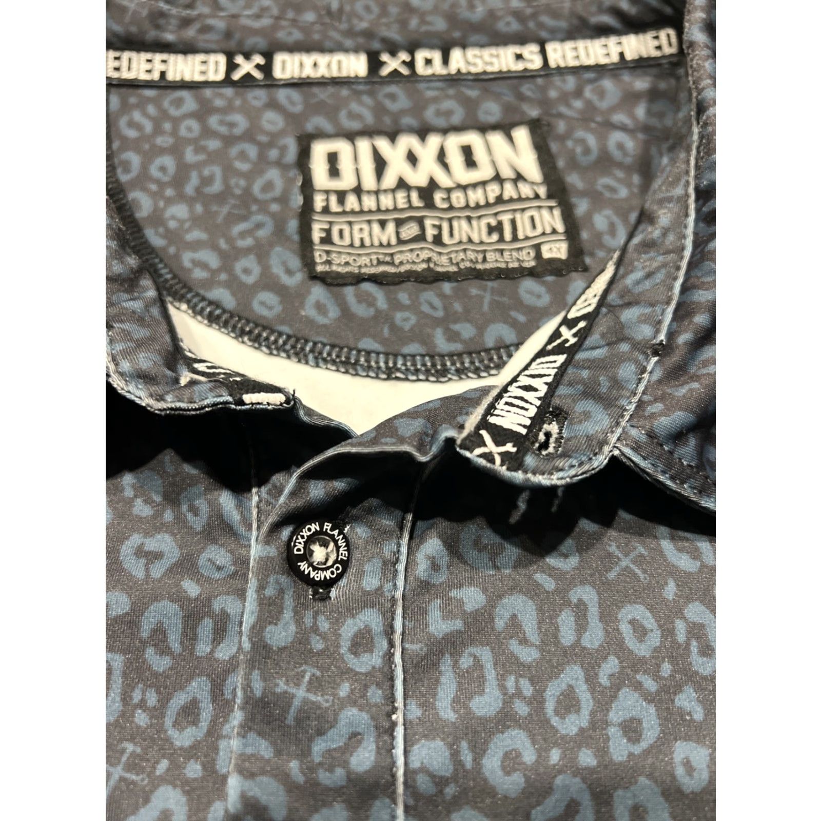 Vintage Dixxon Polo Shirt Mens Big 4X Blue Black Animal Print Short Sleeve Button Collar Performance Stretch Golf Casual Mens Size US XXL / EU 58 / 5 - 7 Thumbnail