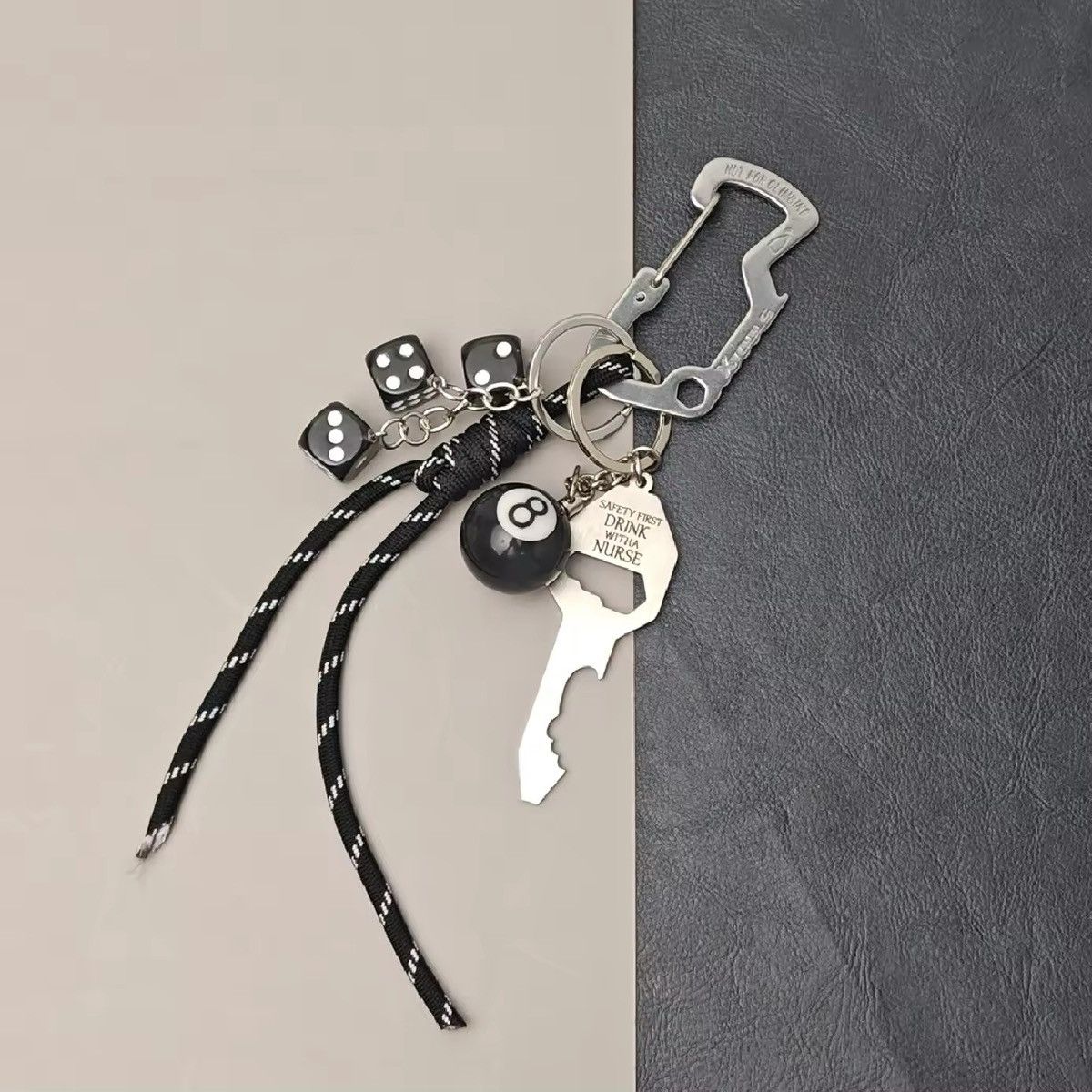 Vintage Carabiner Keychain Set Size ONE SIZE - 5 Thumbnail
