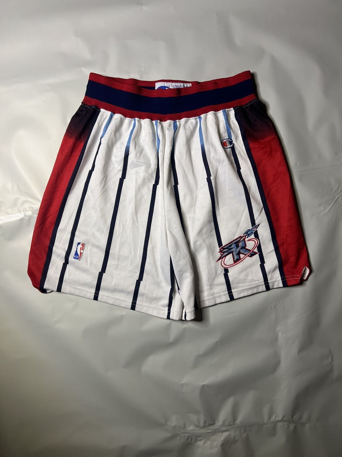 Champion Champion vintage nba shorts 90’s (XL) Size US 30 / EU 46 - 1 Thumbnail