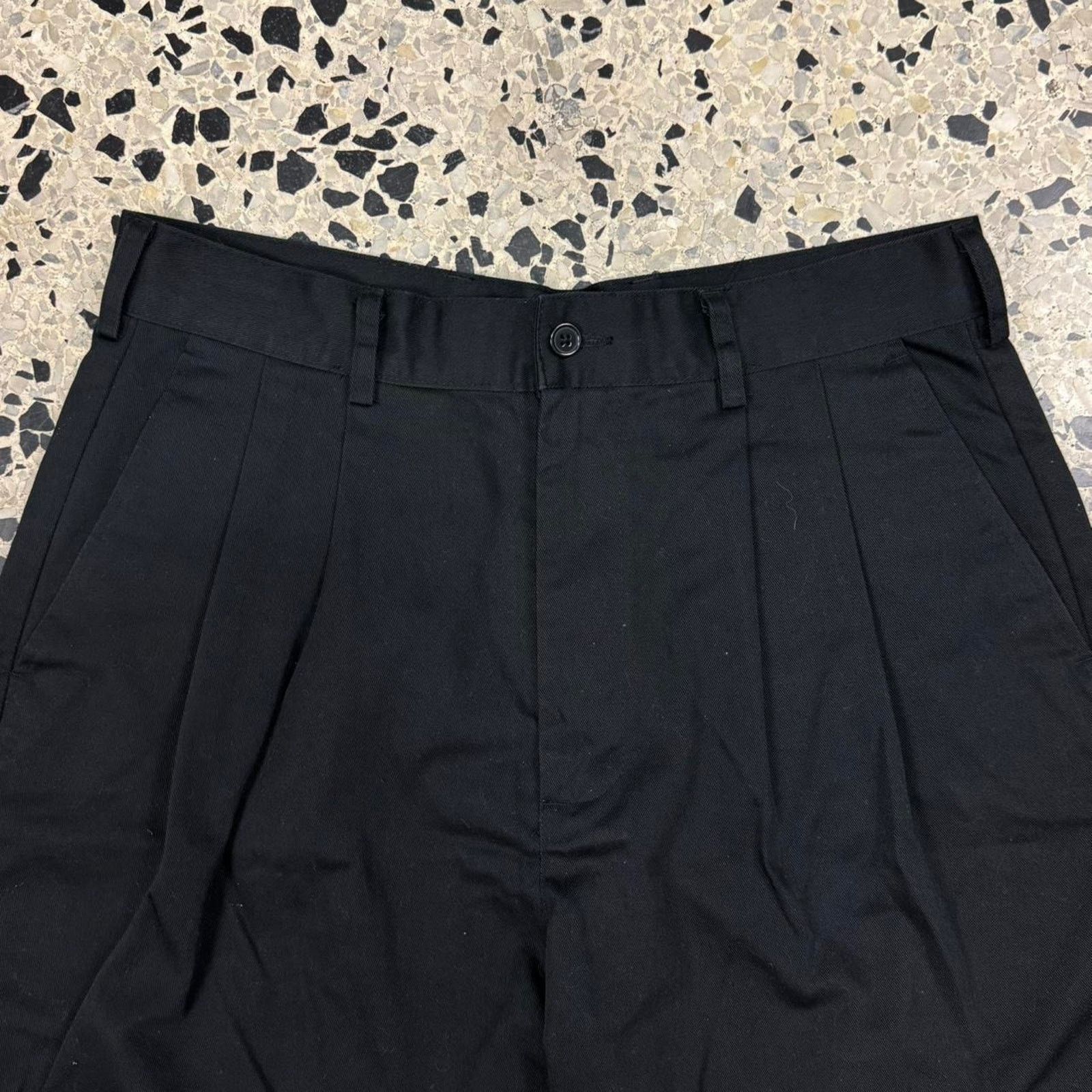 Vintage VINTAGE Y2K EDWARDS BLACK PLEATED WORK SHORTS: Size US 32 / EU 48 - 2 Thumbnail