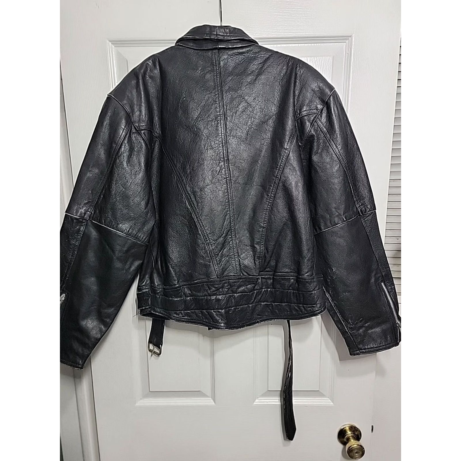 Vintage VINTAGE Racine by Peltex Leather Moto Jacket Mens M Black Distressed Leather 20 Chest 24.5 Length Size US M / EU 48-50 / 2 - 6 Thumbnail