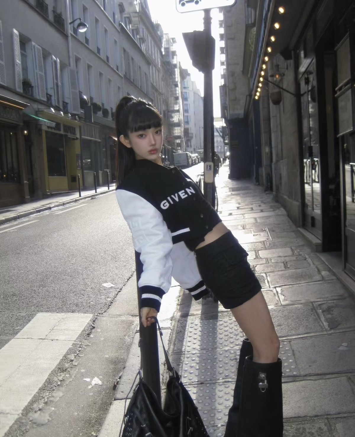 Givenchy Givenchy Cropped Varsity Jacket Black/White – Worn Once Size XS / US 0-2 / IT 36-38 - 8 Thumbnail