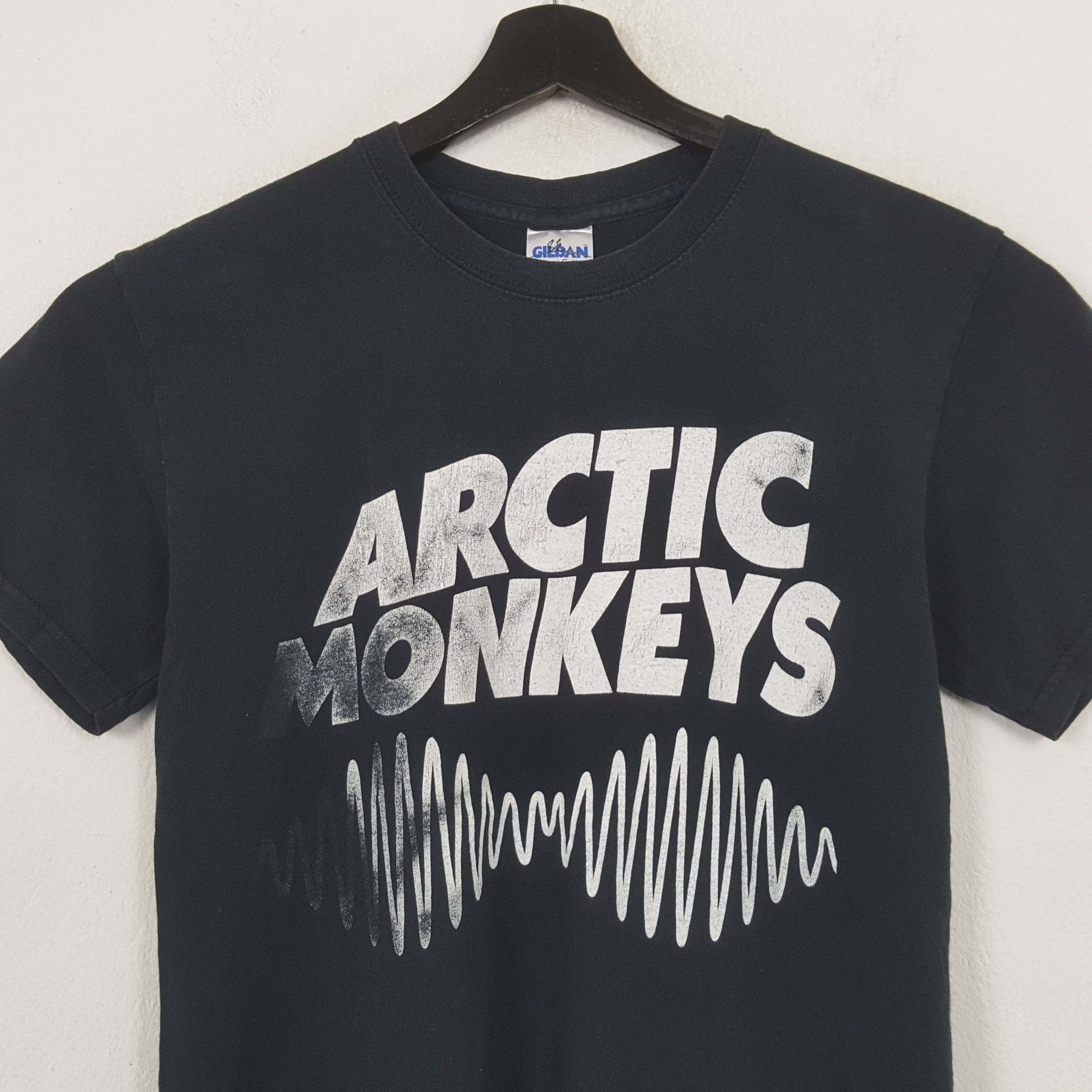 Band Tees Artic Monkeys Rock Band Tour Tshirt RR4 Size US S / EU 44-46 / 1 - 2 Thumbnail