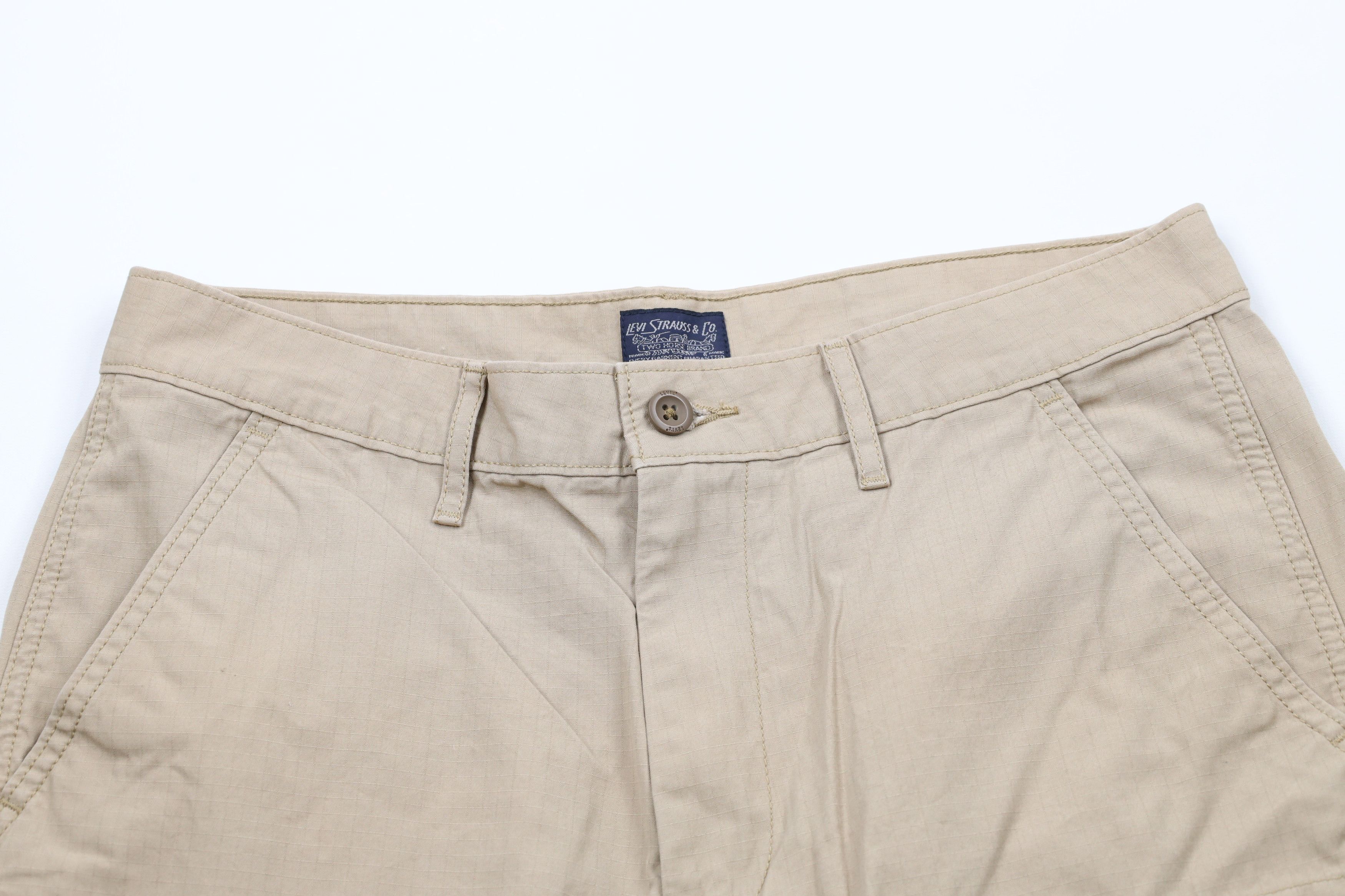 Levi's × Vintage Vintage Y2K Levis Fit Ripstop Cargo Shorts Beige Cotton Size US 32 / EU 48 - 2 Thumbnail