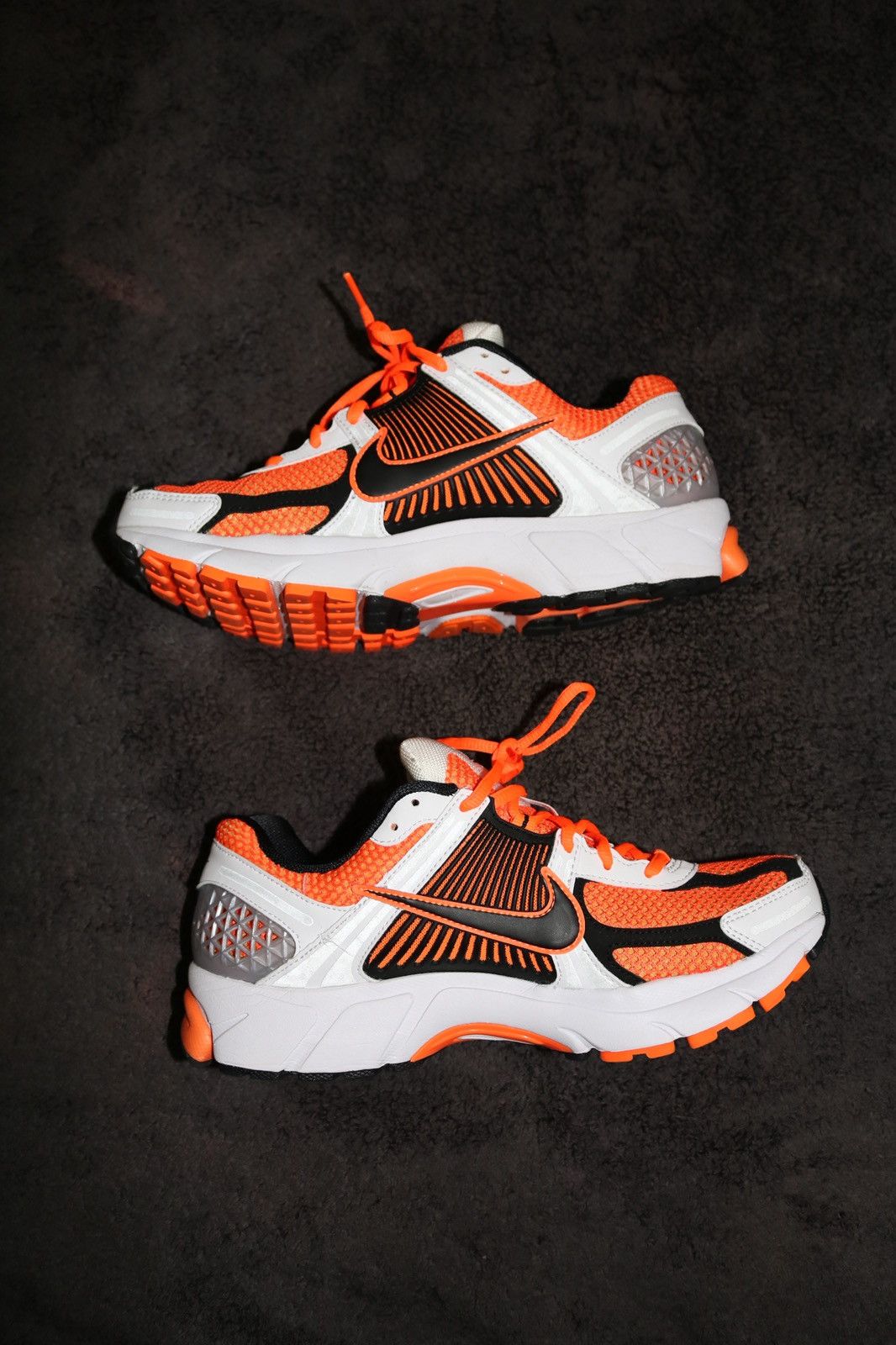 Nike Nike Zoom Vomero 5 Size US 9.5 / EU 42-43 - 2 Thumbnail