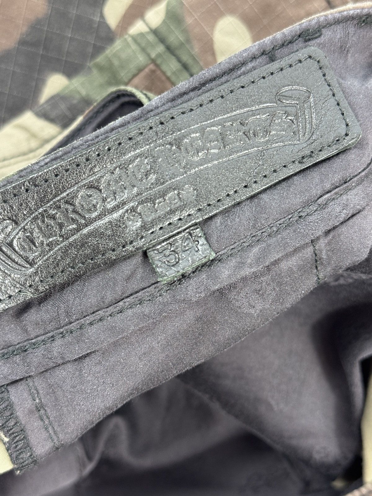 Chrome Hearts CAMOUFLAGE CROSS PATCH CARGO PANTS Size US 34 / EU 50 - 8 Thumbnail