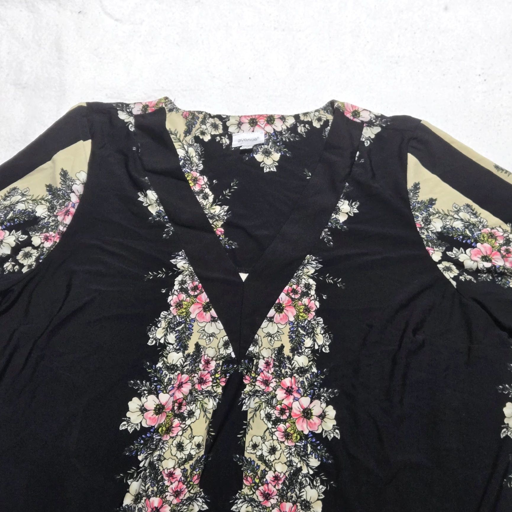 Avenue Avenue Shirt Womens 22/24 Floral Black Multicolor 3/4 Sleeve V-Neck Polyester Blouse Top Ladies Size 3XL / US 20-22 - 2 Thumbnail