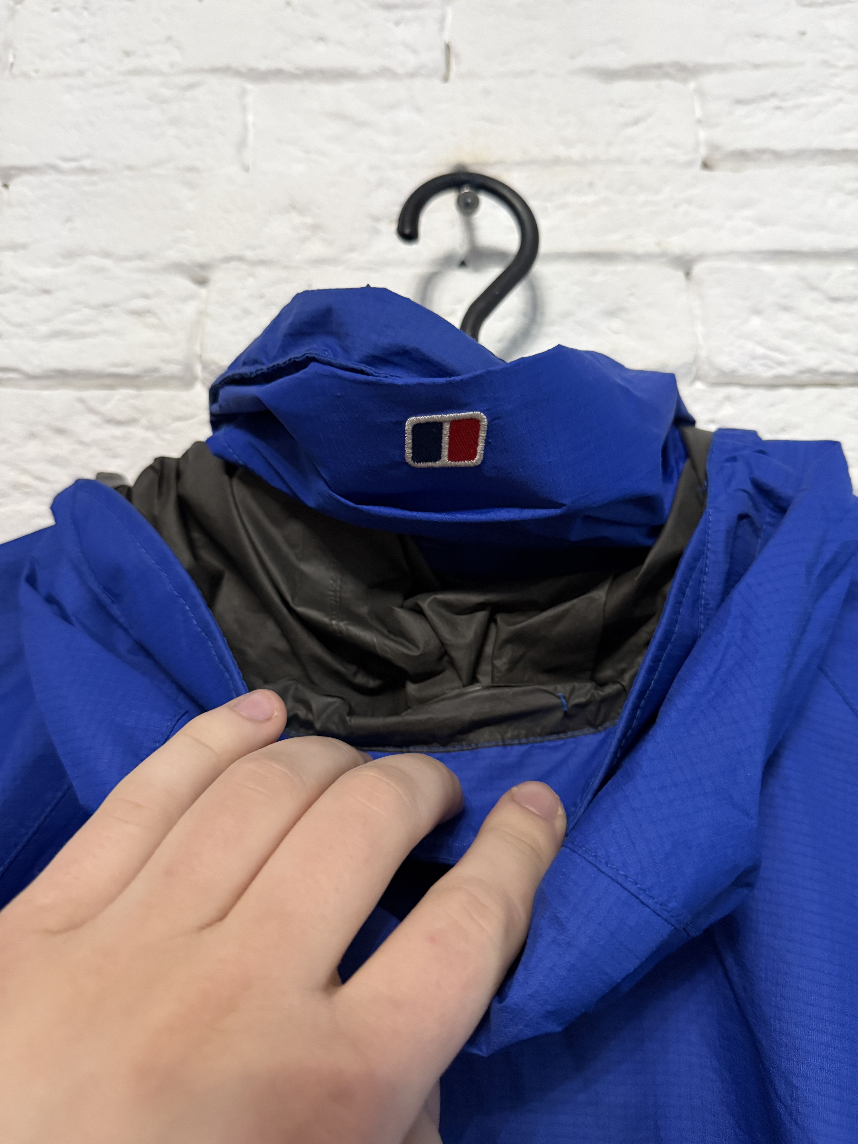 Berghaus Windbreaker Jacket Berghaus Extreme GoreTex Paclite Gorpcore Size US S / EU 44-46 / 1 - 11 Thumbnail