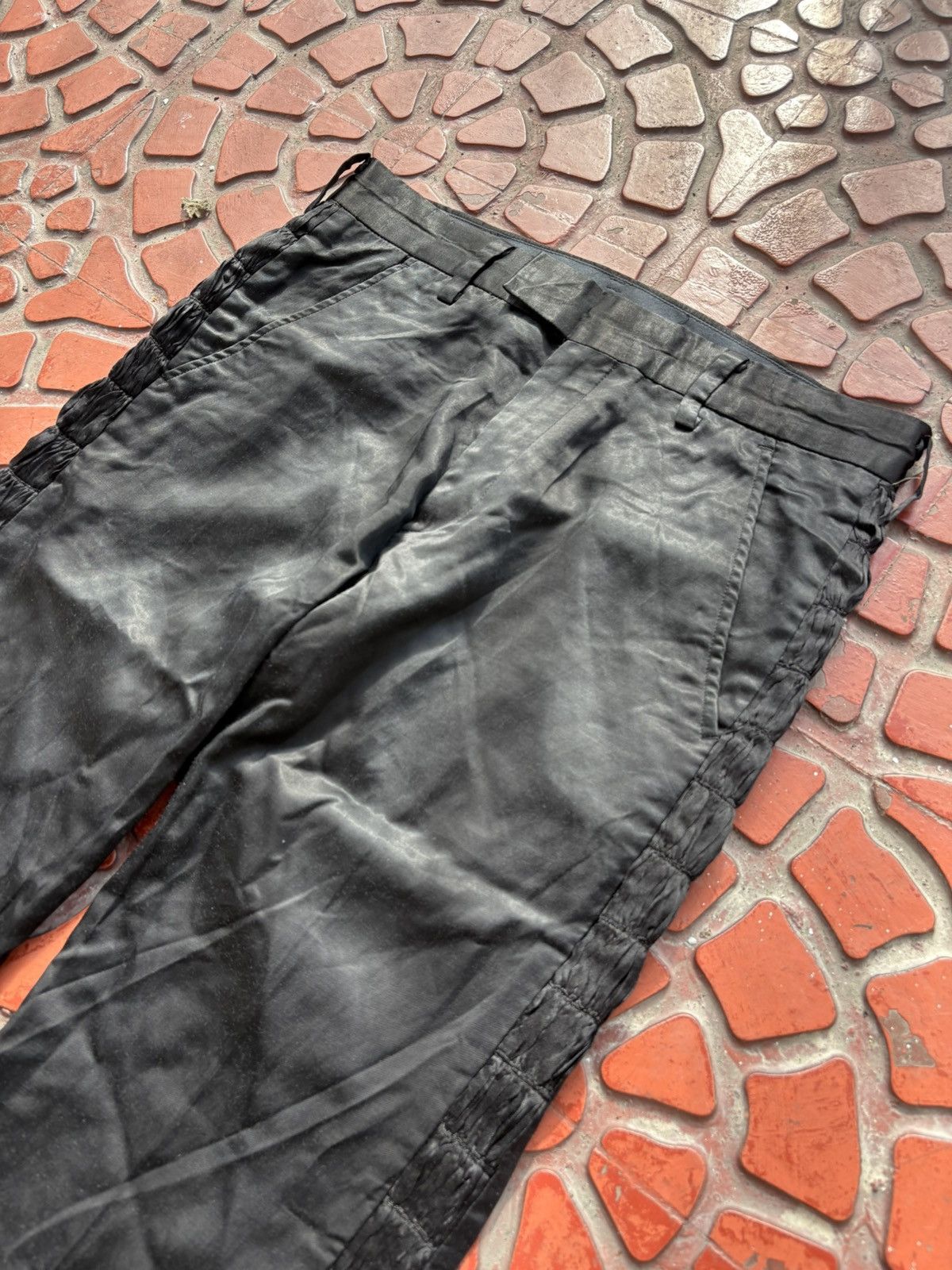 UNDERCOVERISM ARCHIVE - SIDE RUFFLE SILK PANTS