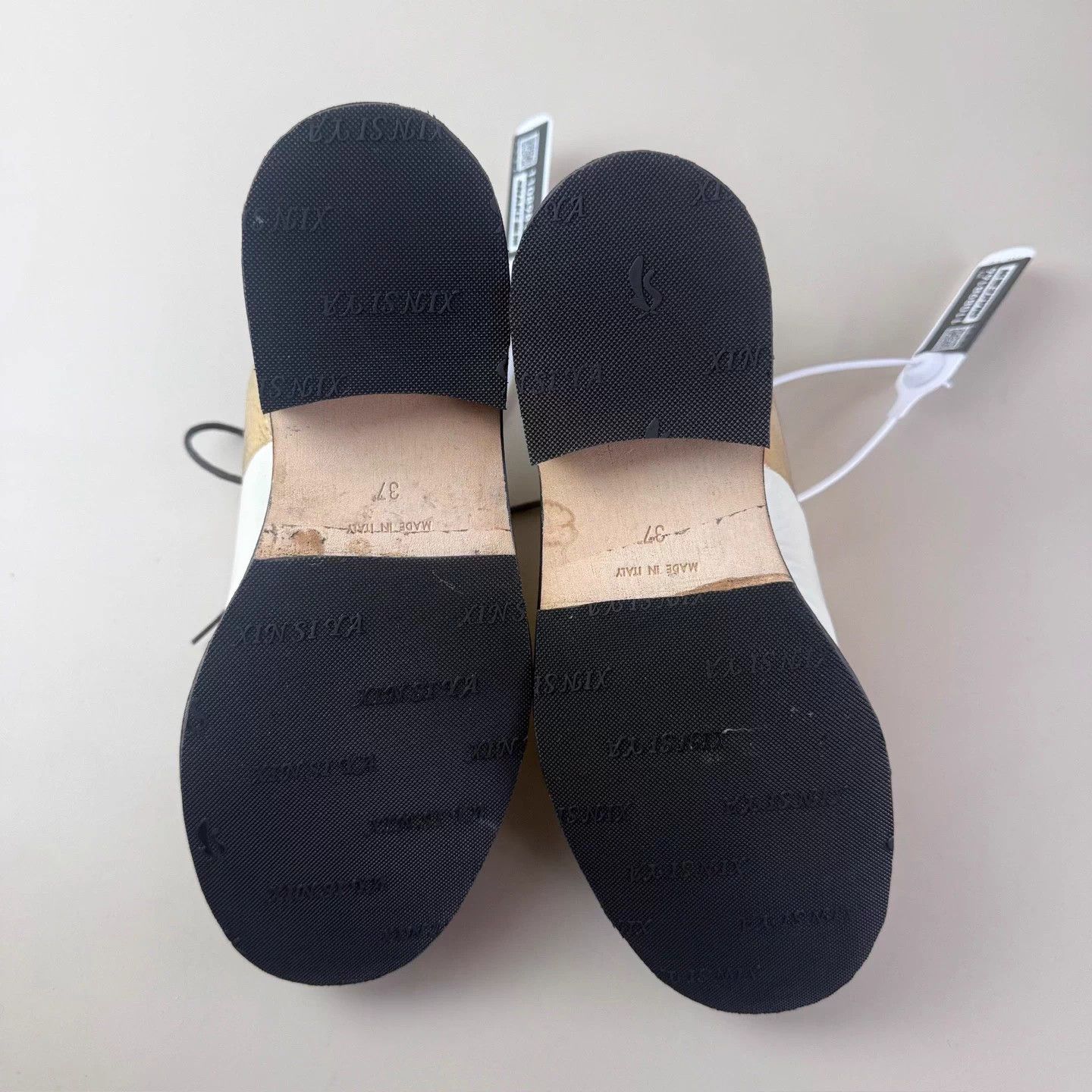 Chanel CHANEL Platinum Lace-Up CC Gold Logo Derby Shoe EU 37 Size US 6 / IT 36 - 6 Thumbnail