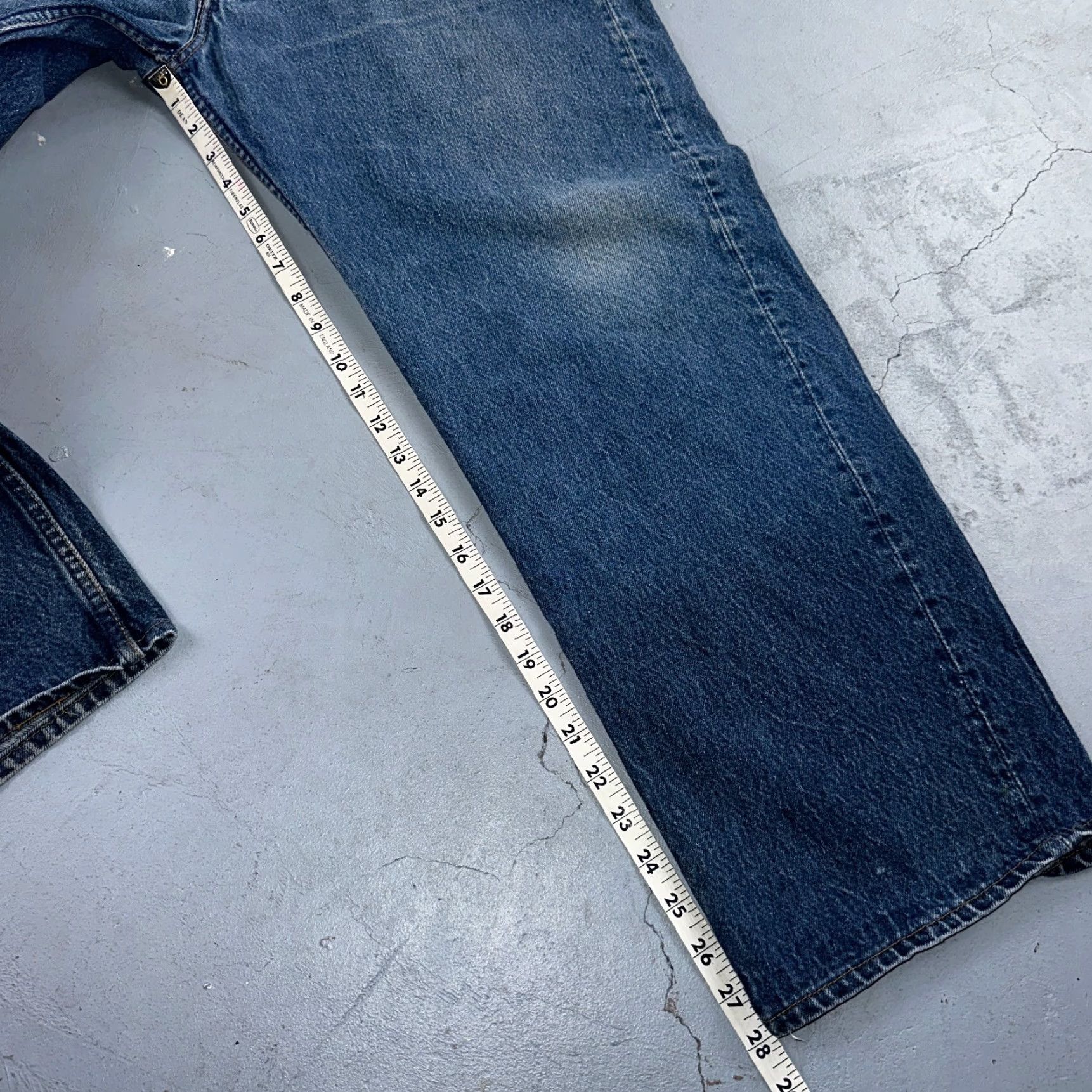 Levi's VINTAGE Levi's 501 Jeans Men's Straight Leg 44x32 Blue 90s USA Classic Denim Mid Rise Size US 44 / EU 60 - 6 Thumbnail