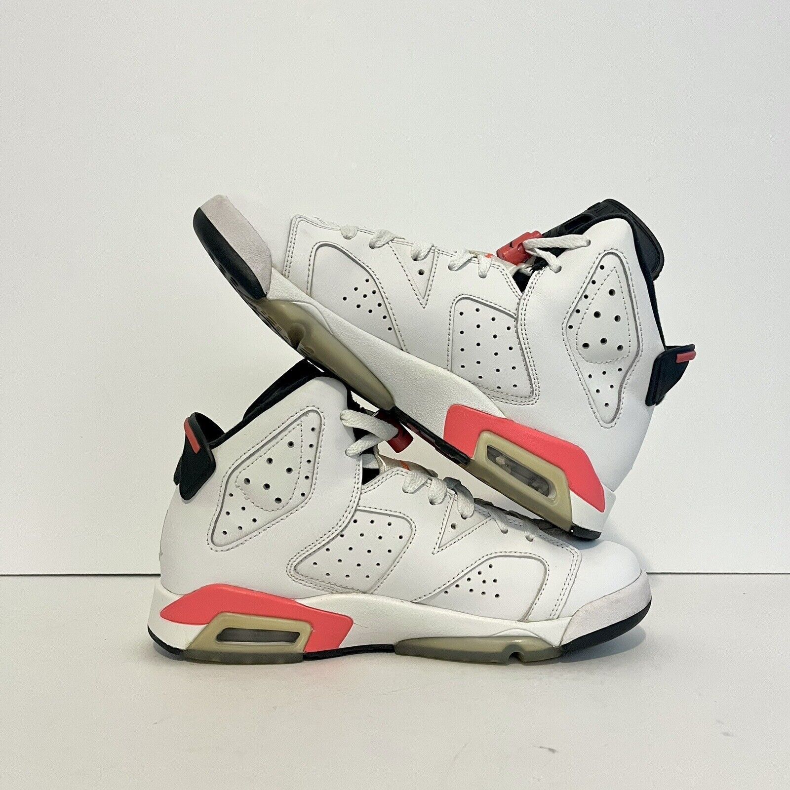 Jordan Brand 2013 Air Jordan 6 VI Retro GS White Infrared 384665-123 5.5Y Size US 7 / IT 37 - 6 Thumbnail